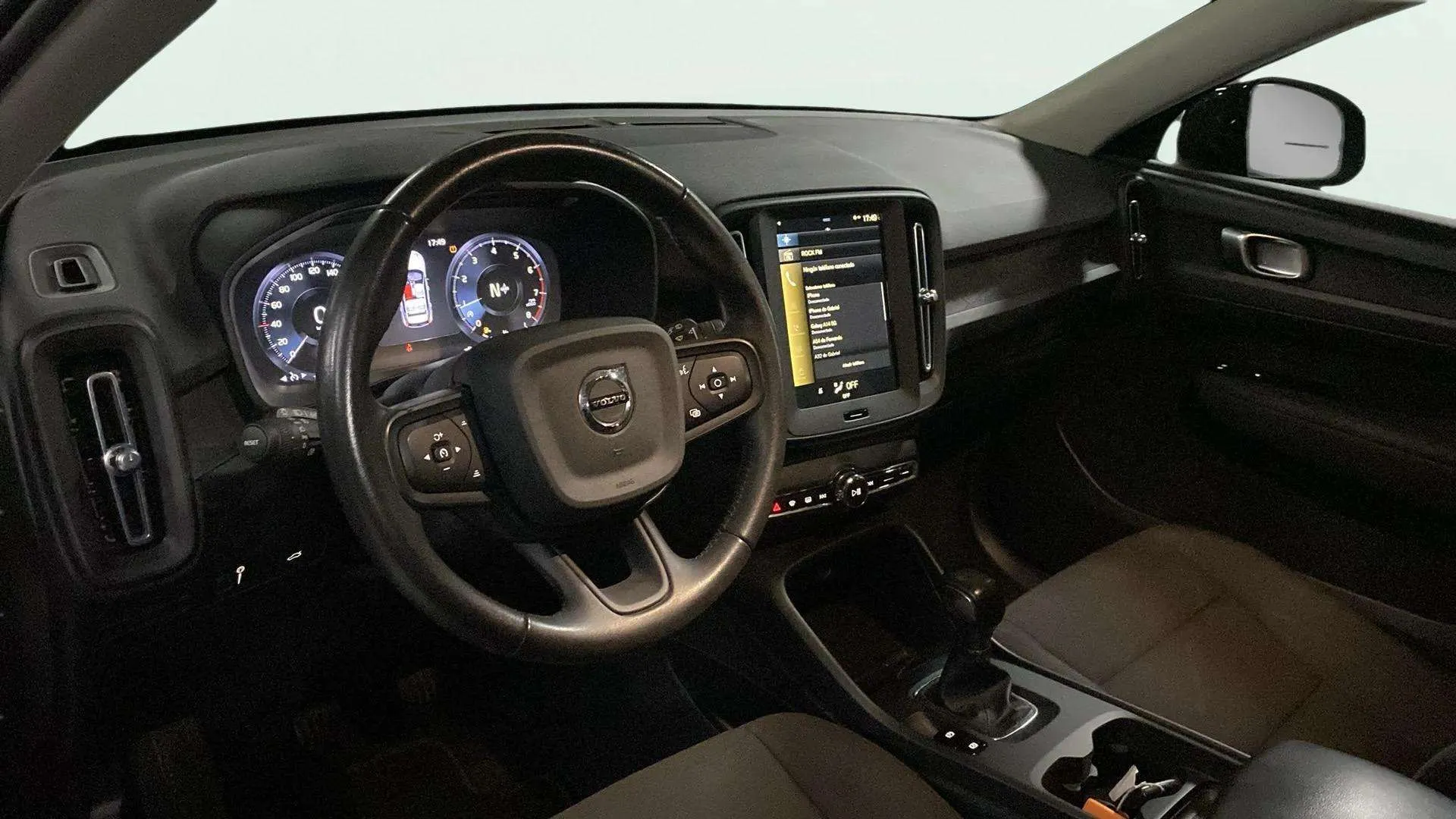 Volvo XC40 1.5 T2 Momentum - foto 11