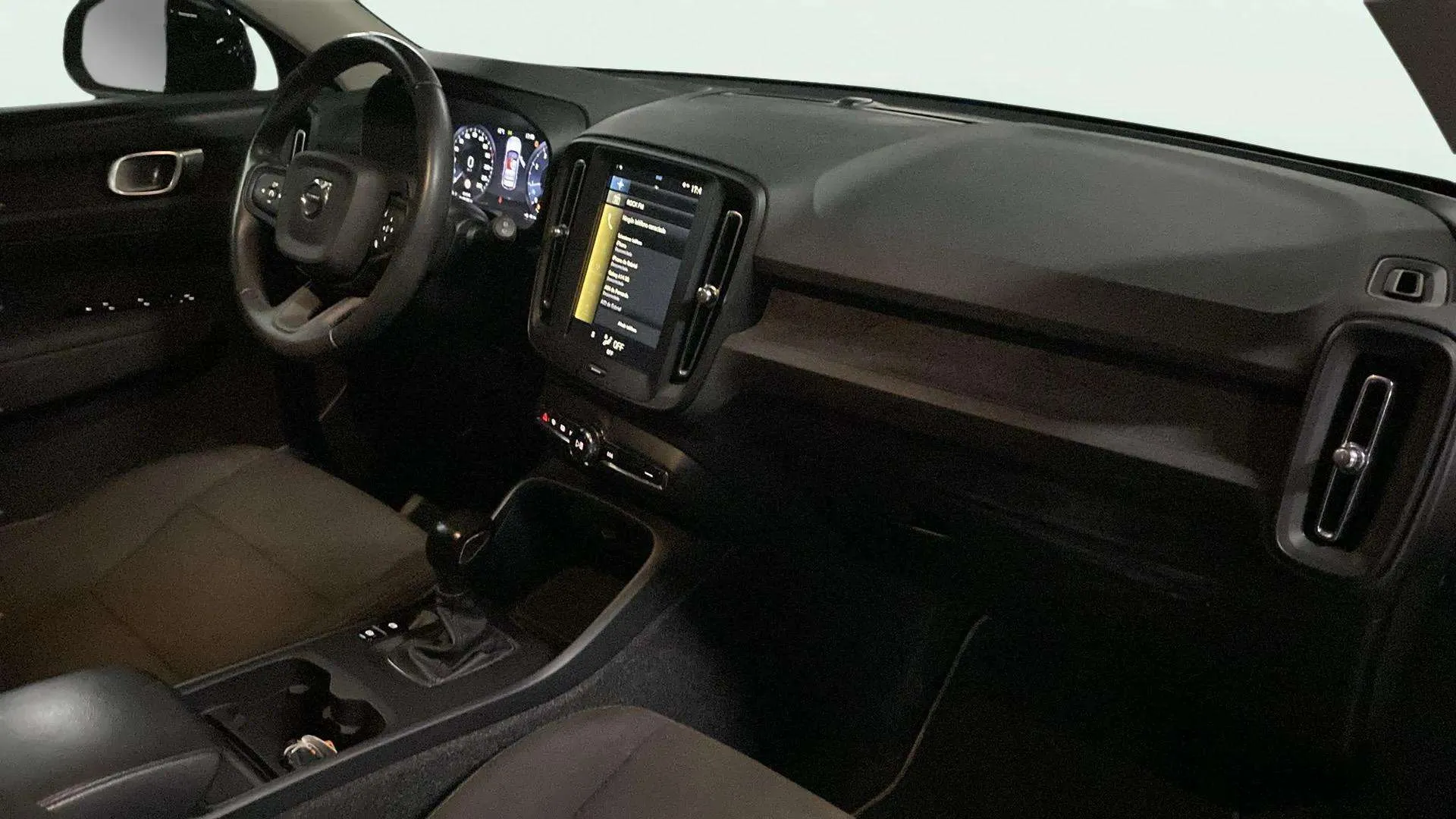 Volvo XC40 1.5 T2 Momentum - foto 15