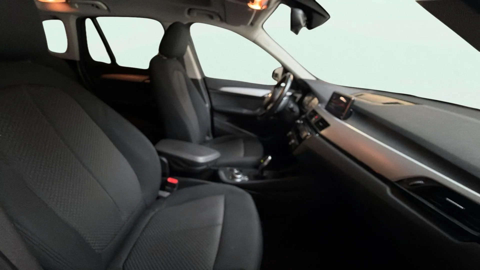 BMW X1 sDrive18i - foto 22