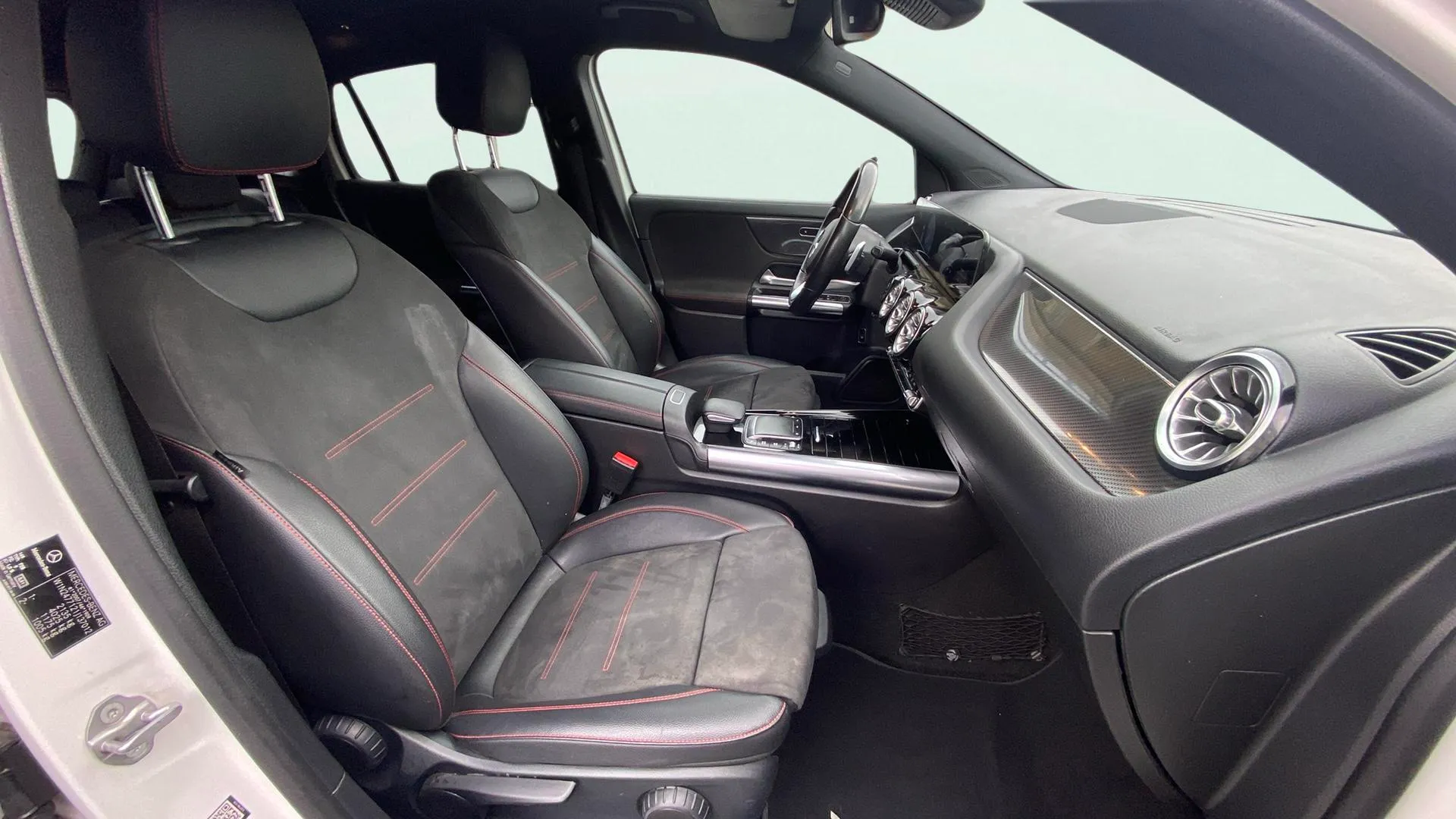 Mercedes-Benz GLA 200 D - foto 23
