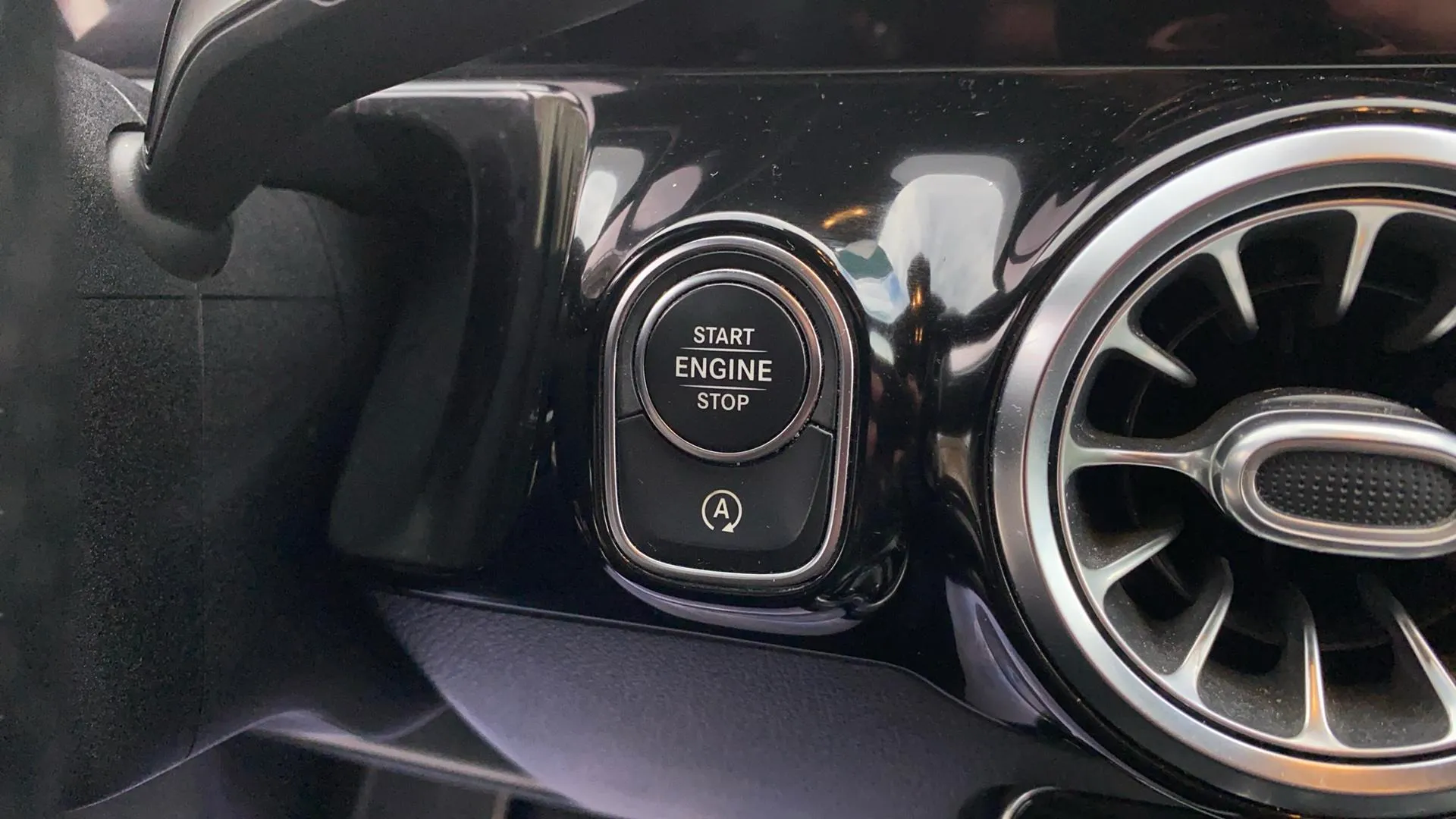 Mercedes-Benz GLA 200 D - foto 17
