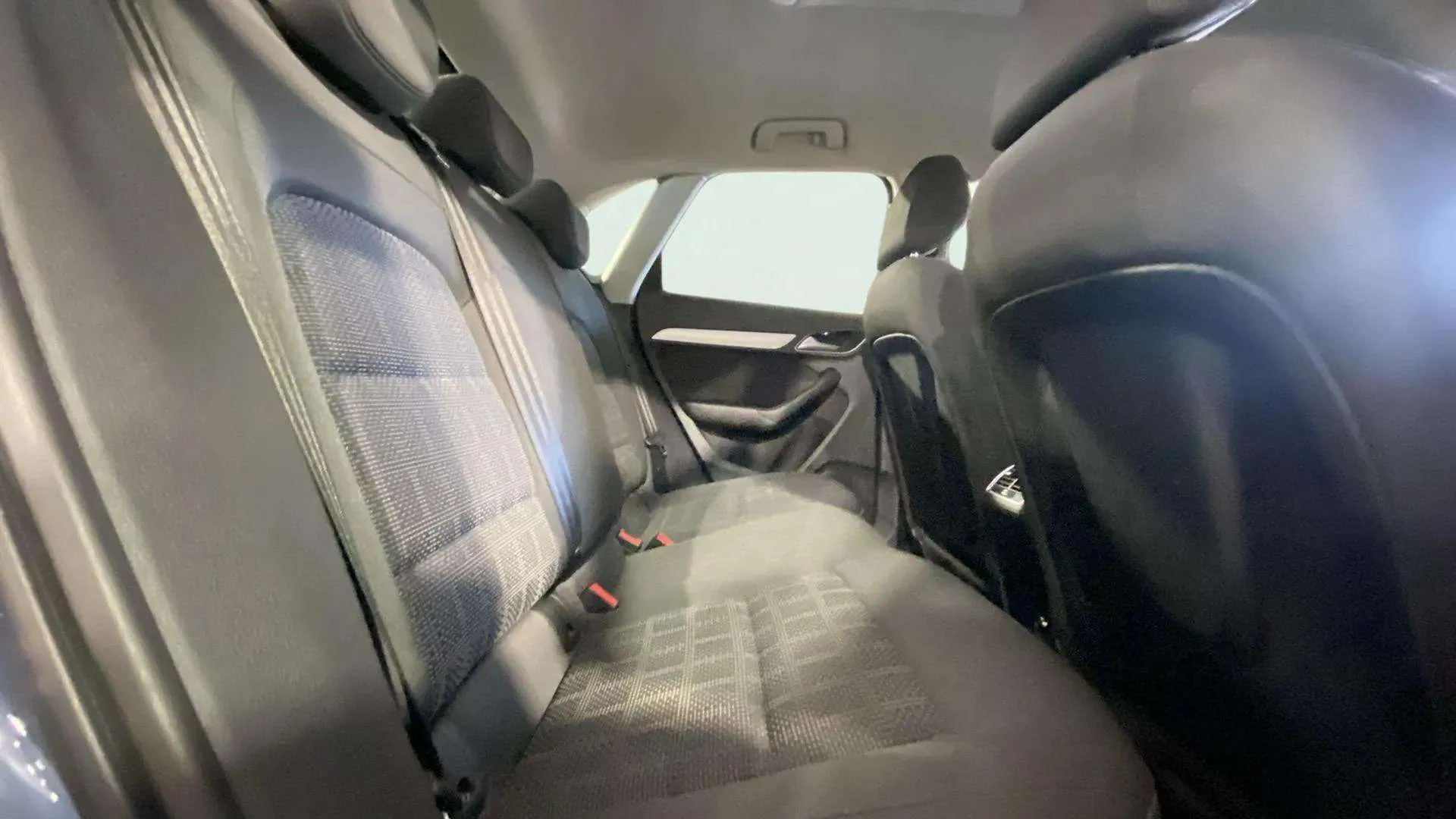 Audi Q3 2.0 TDI S tronic - foto 17