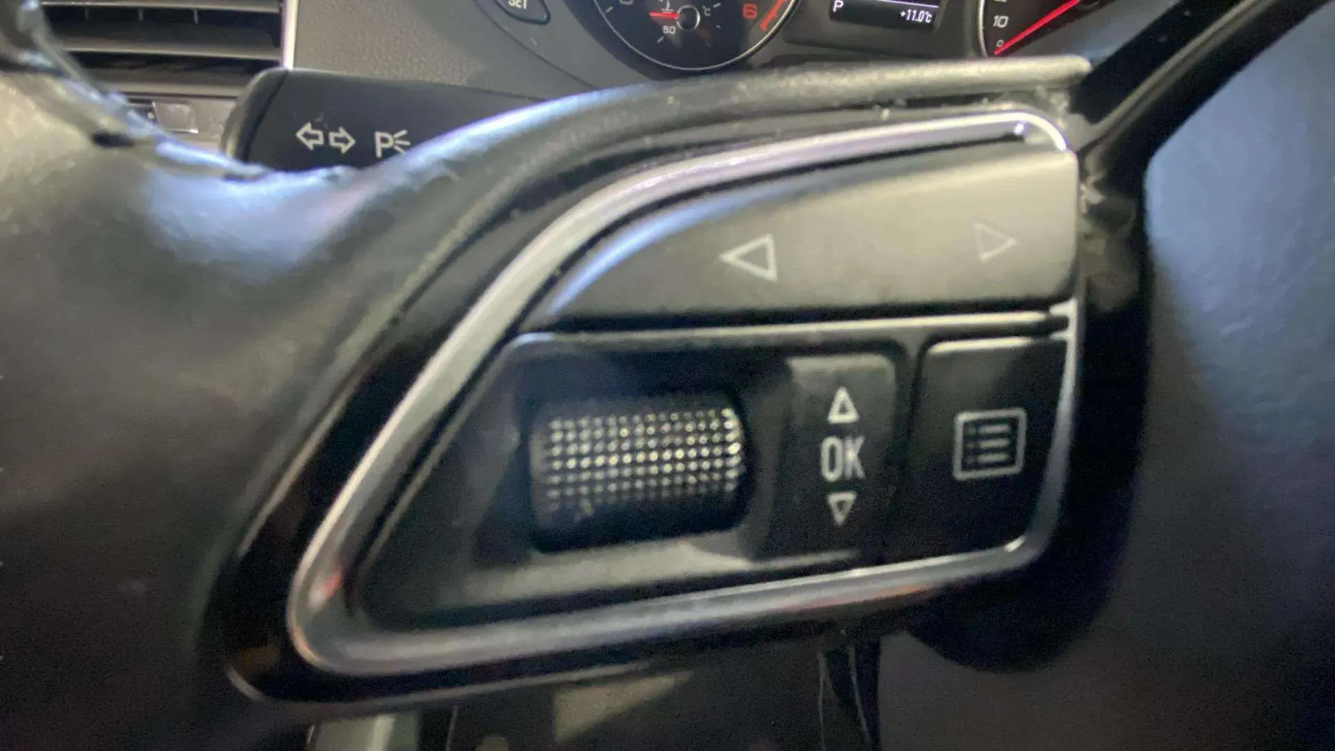 Audi Q3 2.0 TDI S tronic - foto 18