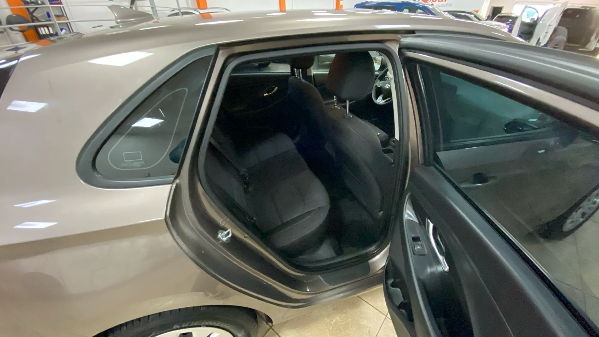Hyundai i30 1.5 DPI Essence - foto 10