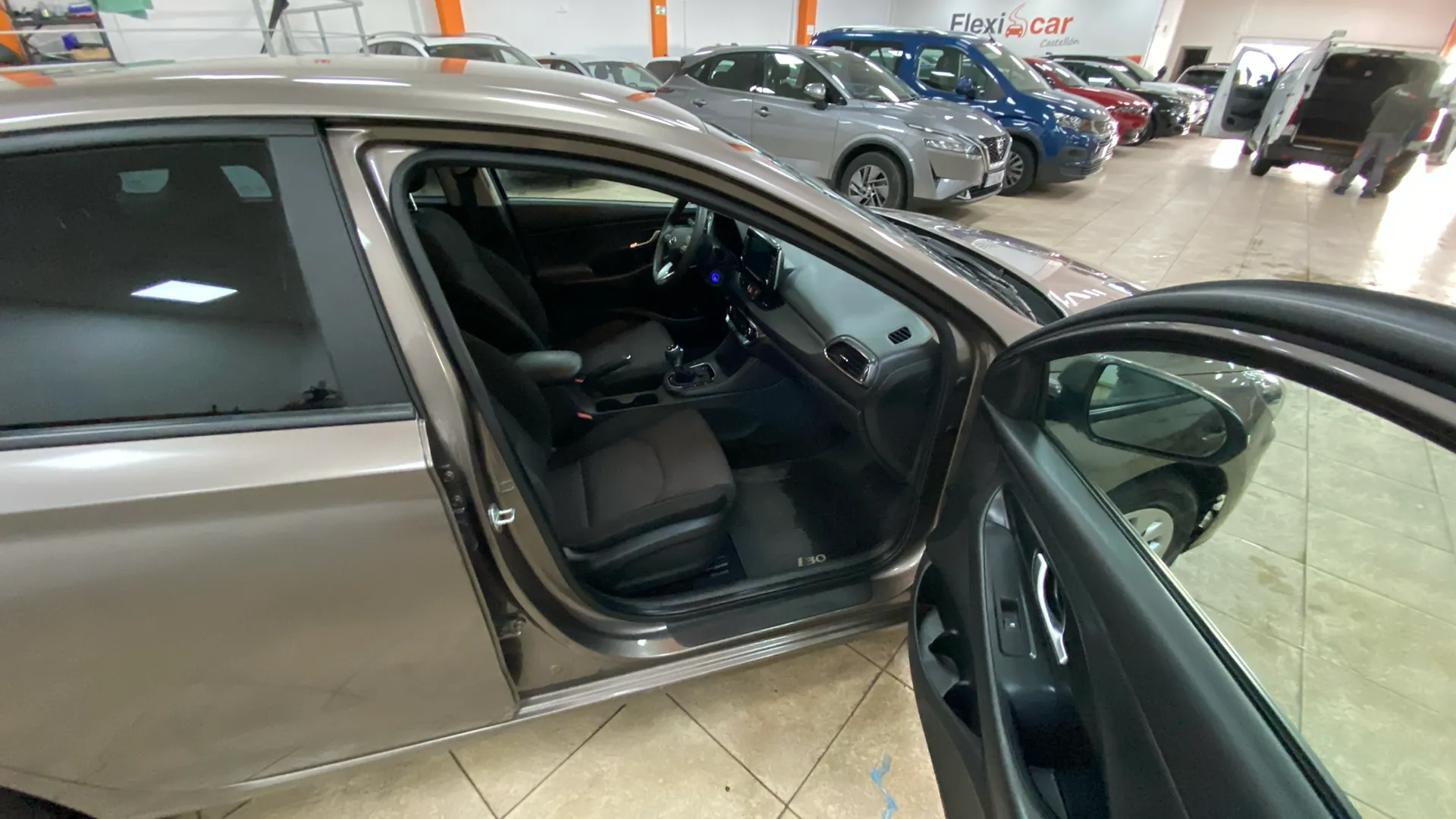 Hyundai i30 1.5 DPI Essence - foto 9