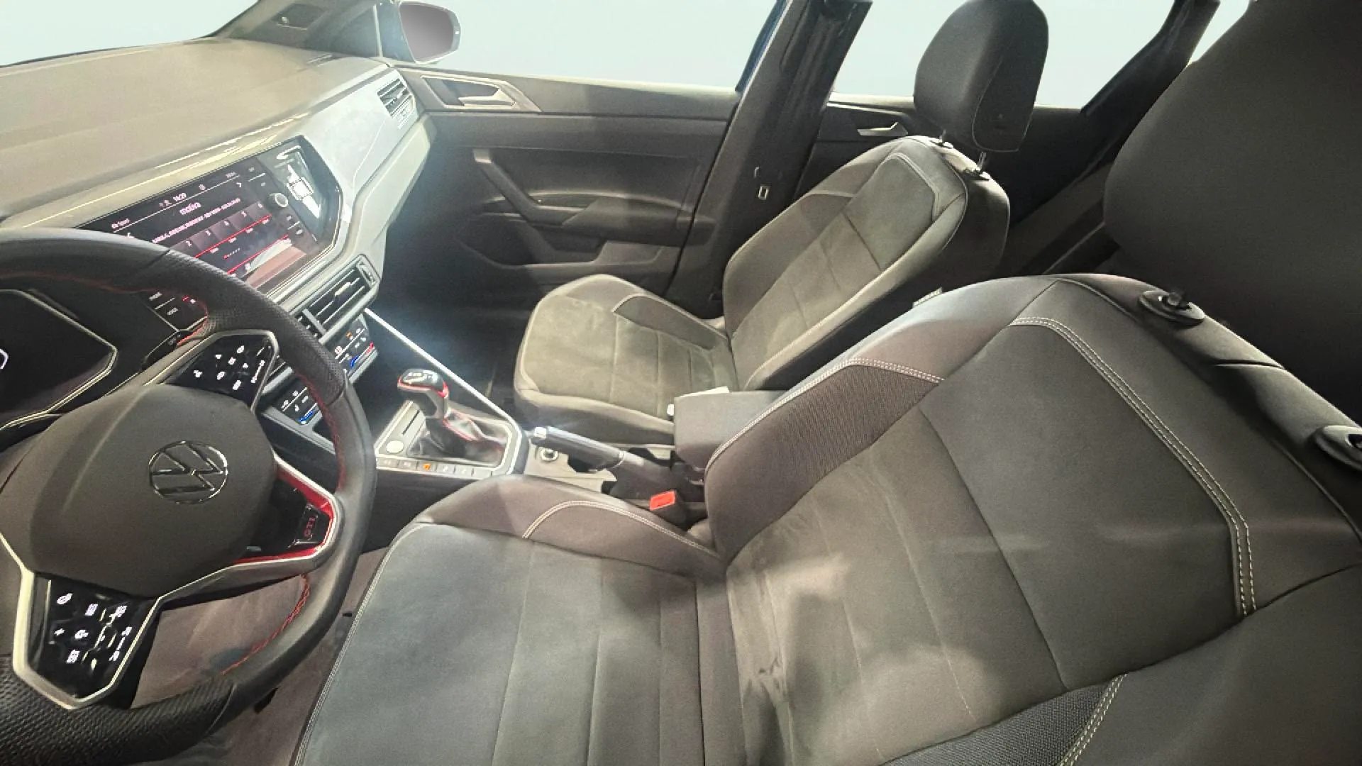 Volkswagen Polo GTI 2.0 TSI DSG - foto 10