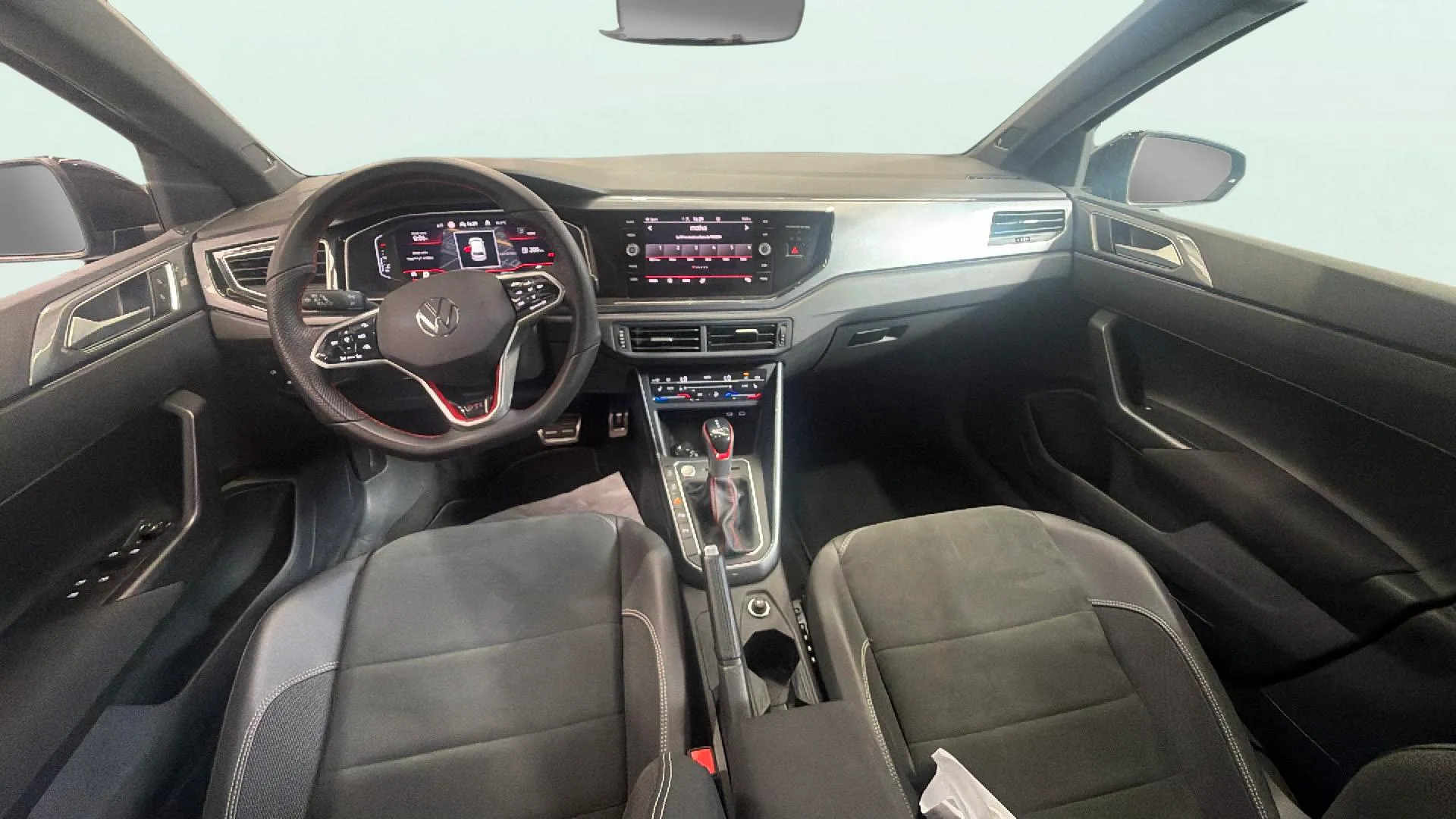 Volkswagen Polo GTI 2.0 TSI DSG - foto 9