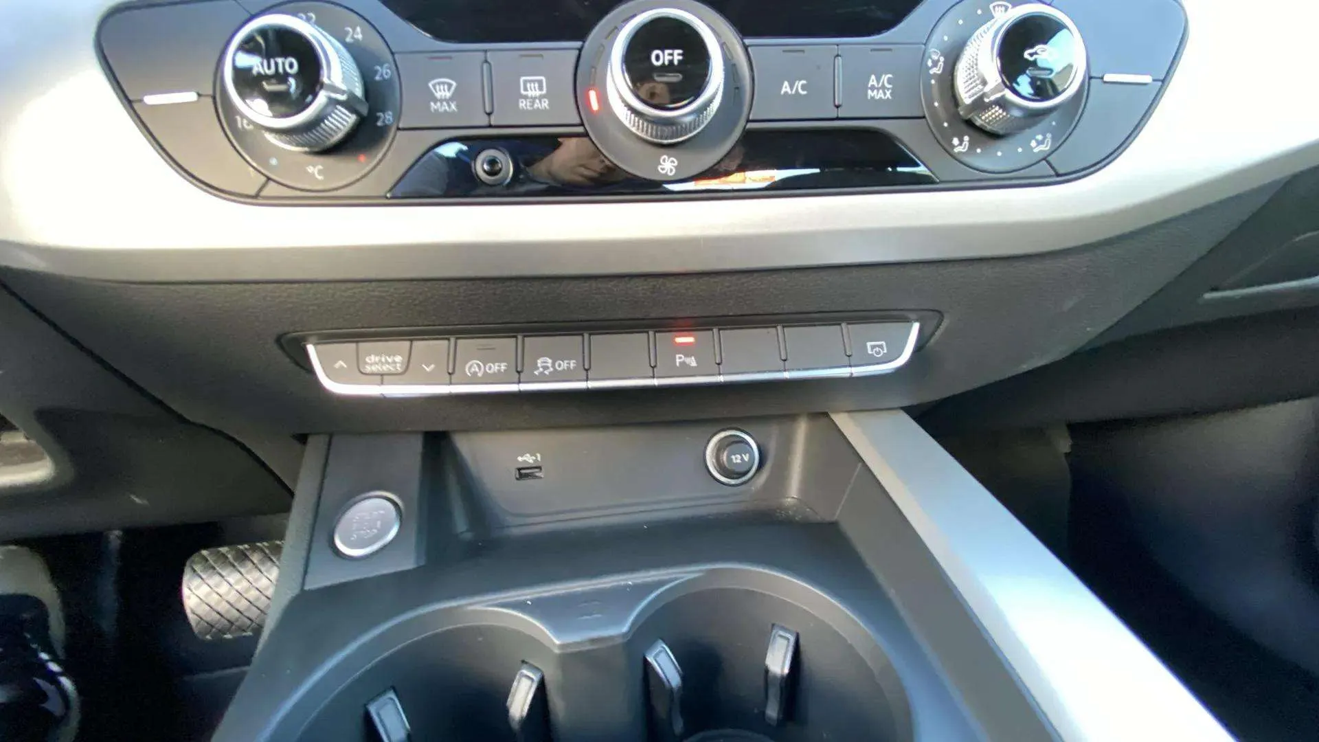 Audi A4 Advanced 30 TDI S tronic - foto 18
