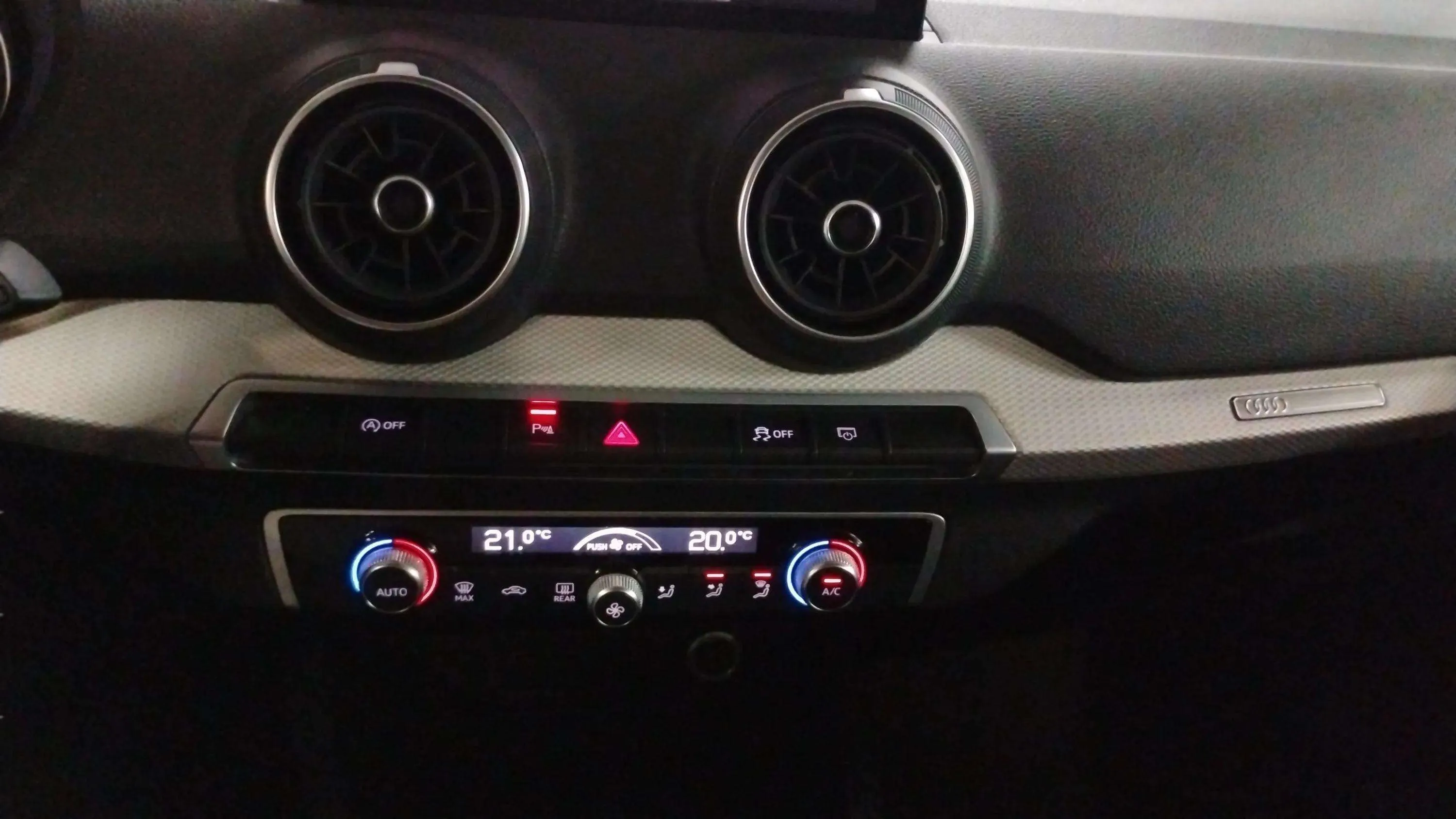 Audi Q2 Advanced 35 TFSI S tronic - foto 27