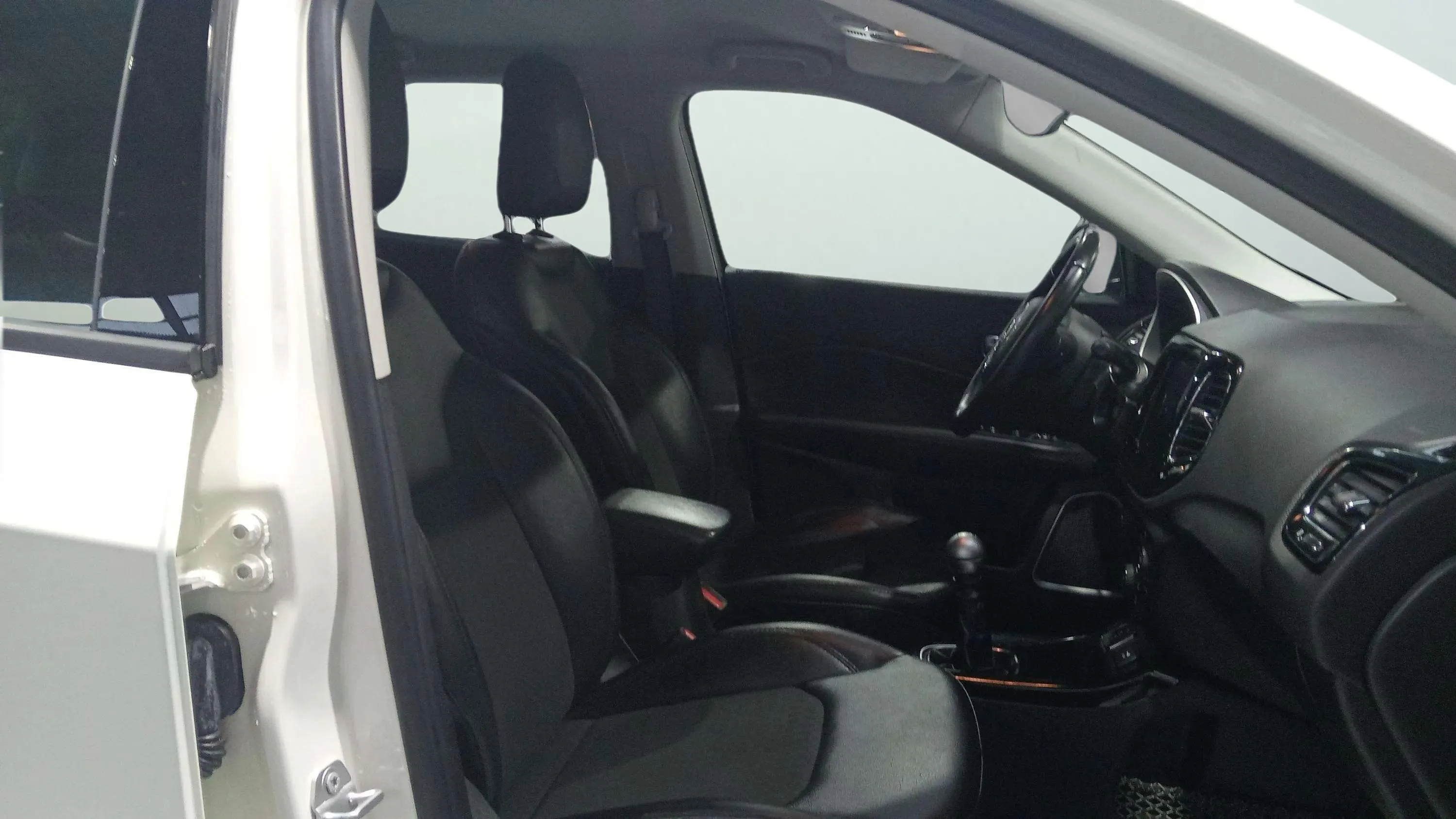 Jeep Compass 1.4 Mair Business 4x2 - foto 23