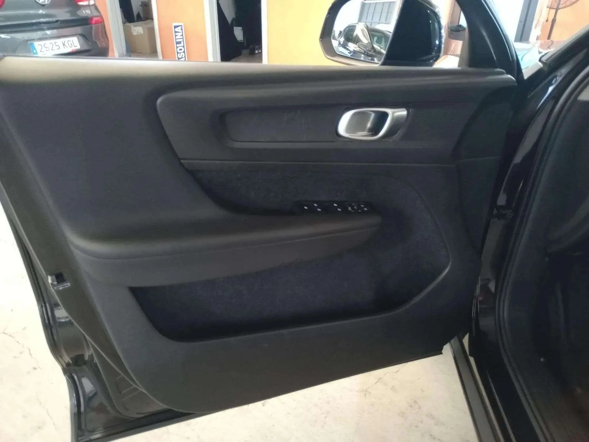 Volvo XC40 2.0 D3 - foto 9