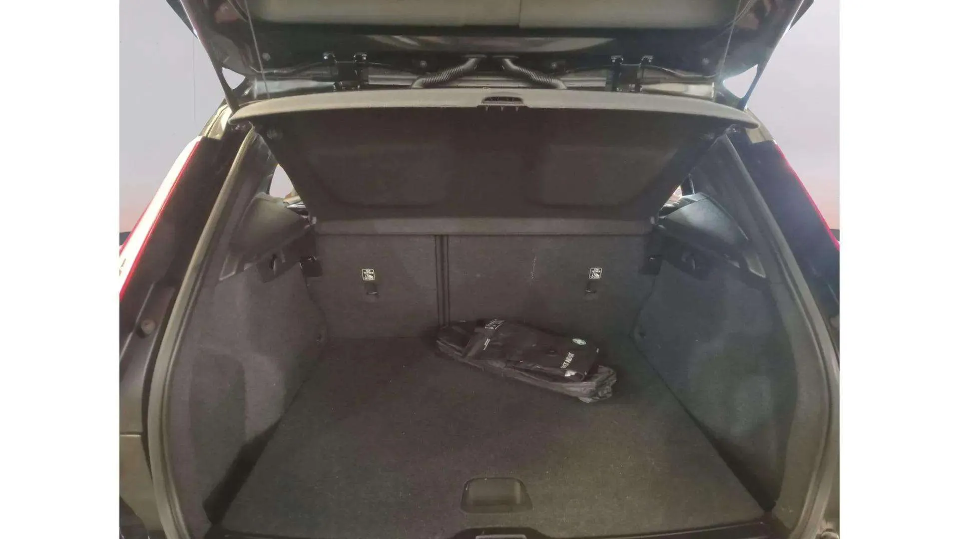 Volvo XC40 2.0 D3 - foto 10