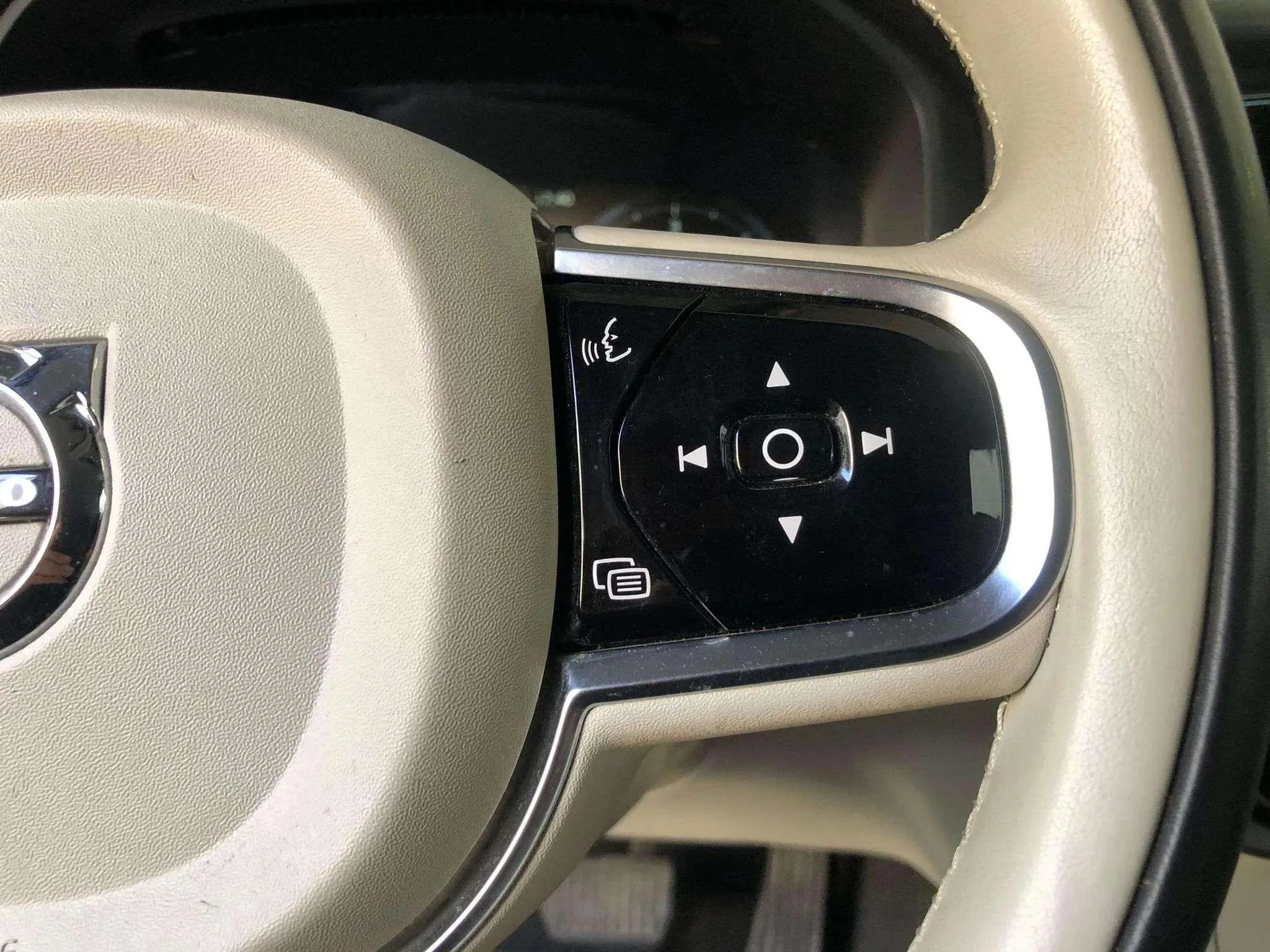Volvo S90 2.0 D3 Momentum - foto 9