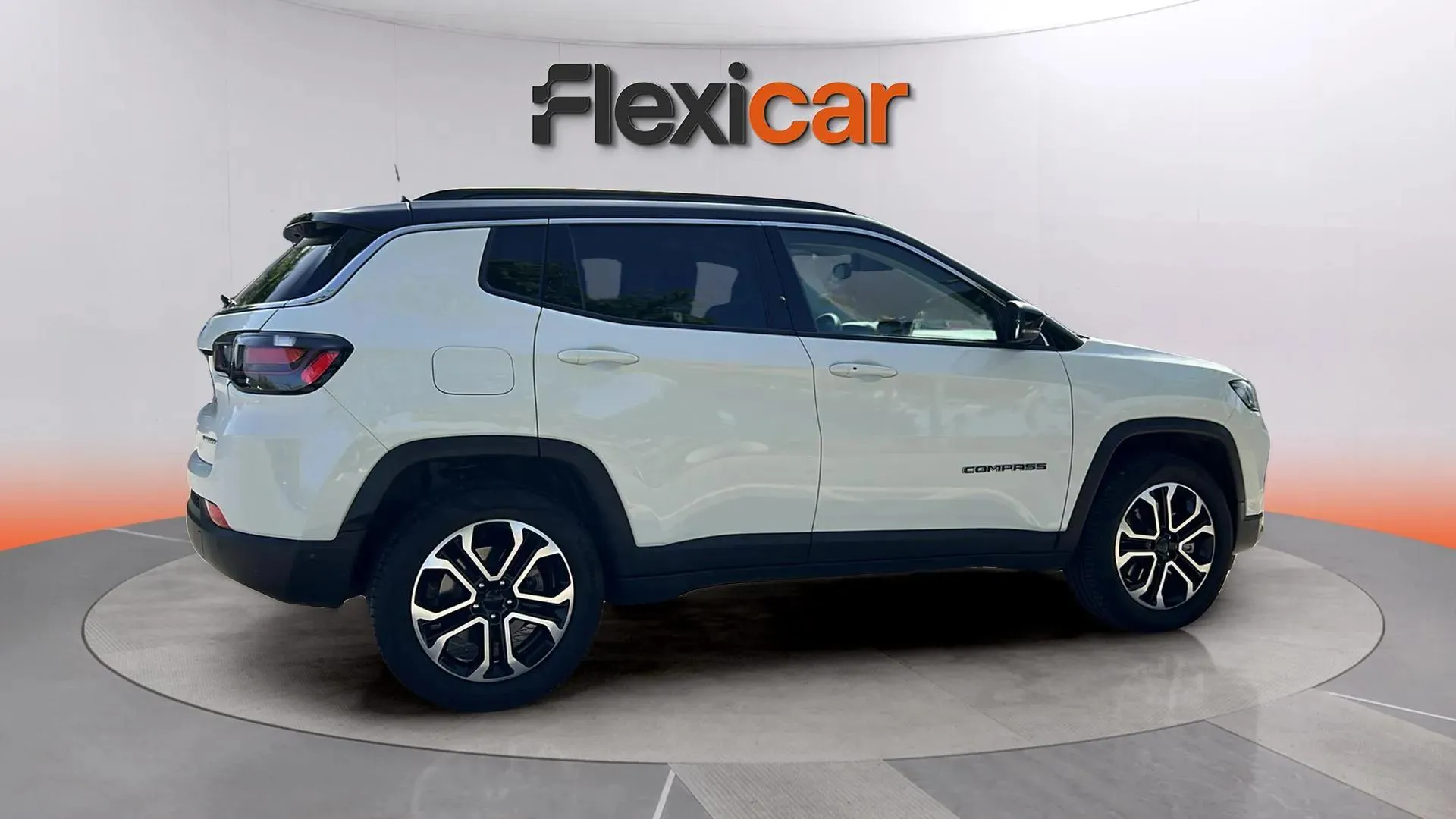 Jeep Compass 1.3 PHEV Limited AWD - foto 12