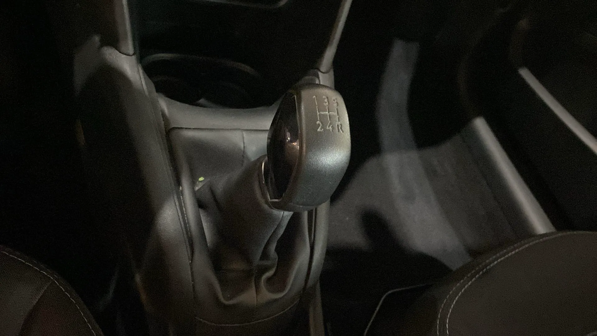 Peugeot 208 Access 1.2L PureTech 82 - foto 17