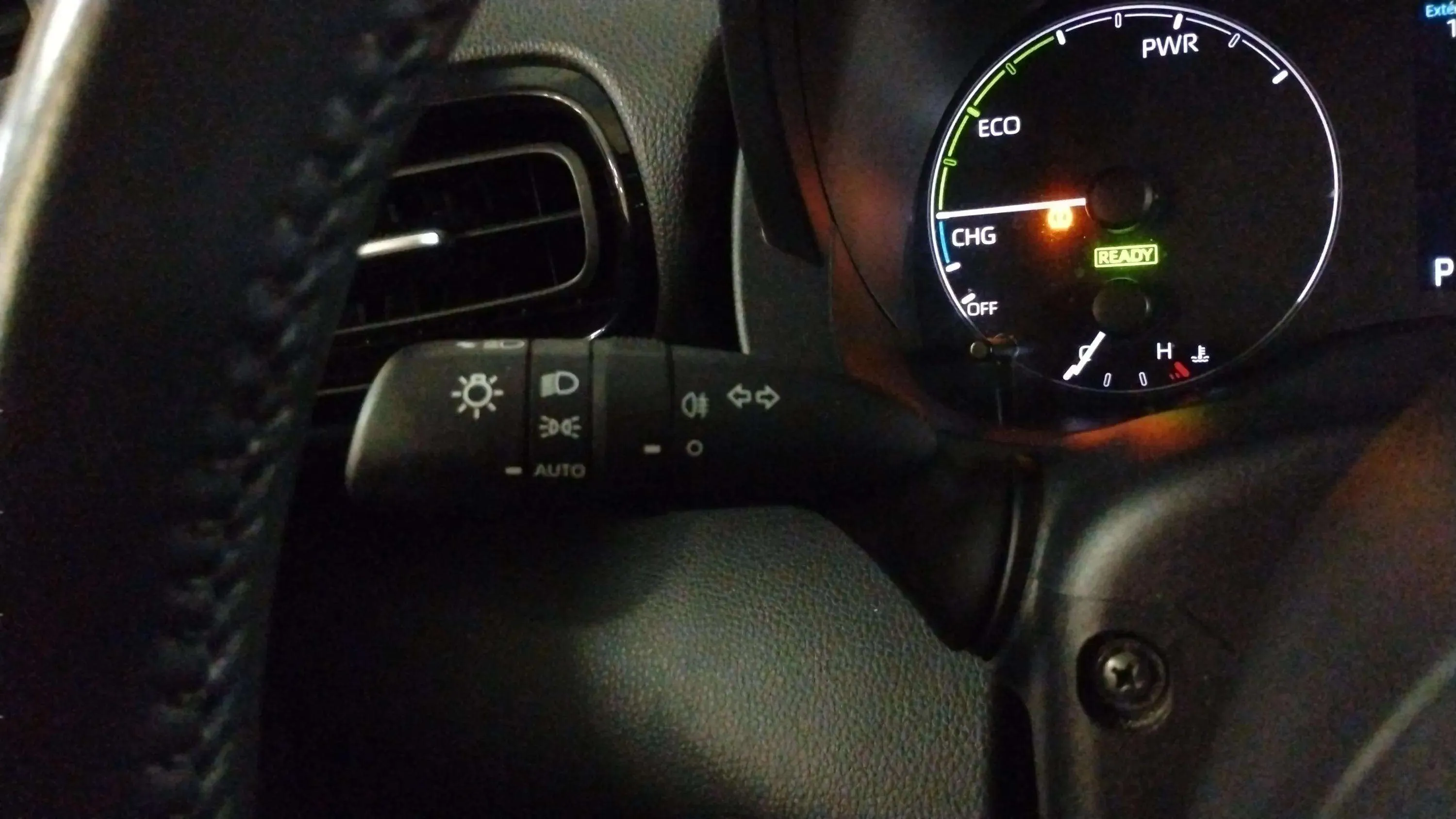 Toyota Yaris 1.5 120H Active Tech - foto 22
