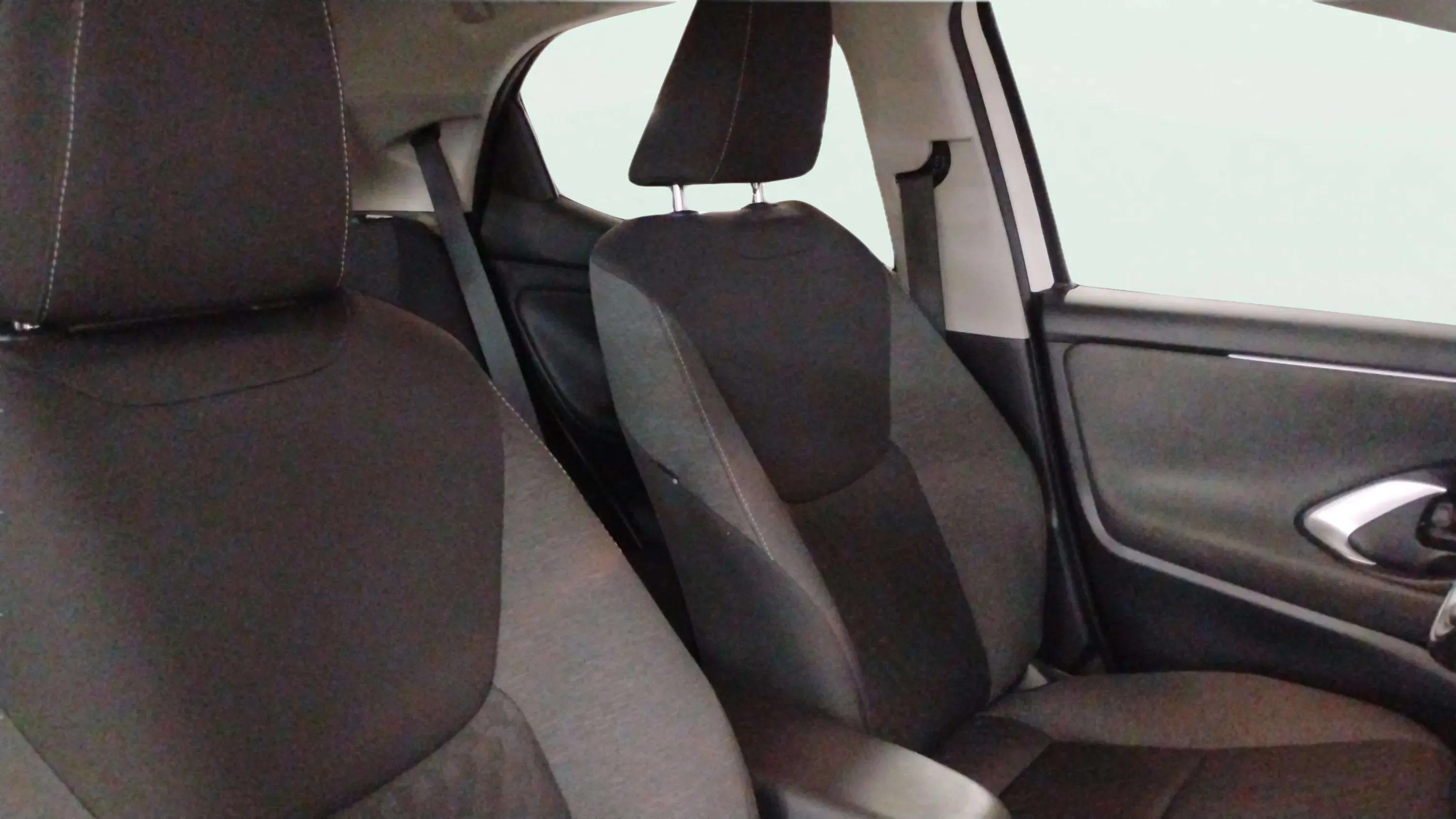 Toyota Yaris 1.5 120H Active Tech - foto 11