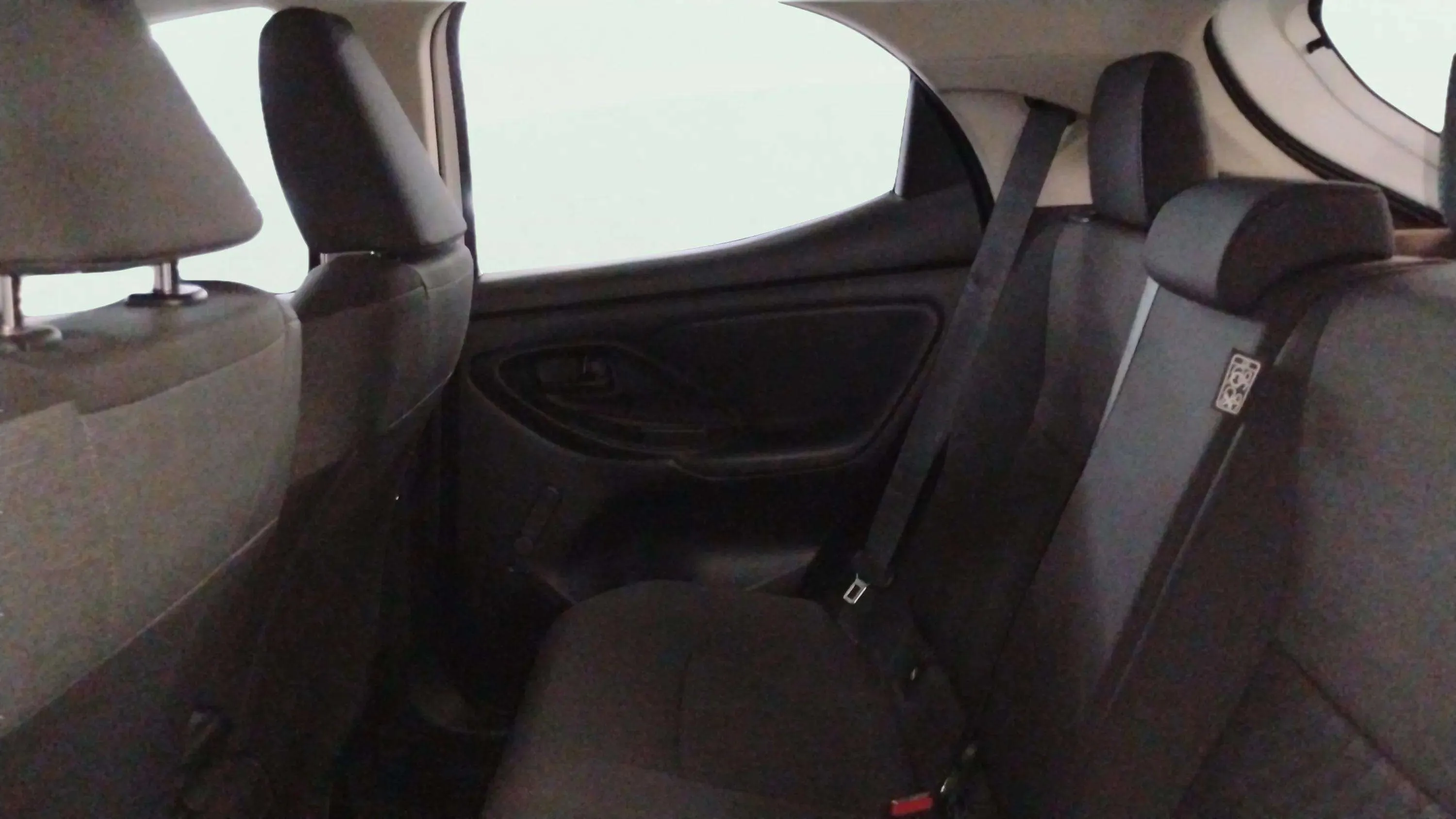 Toyota Yaris 1.5 120H Active Tech - foto 13