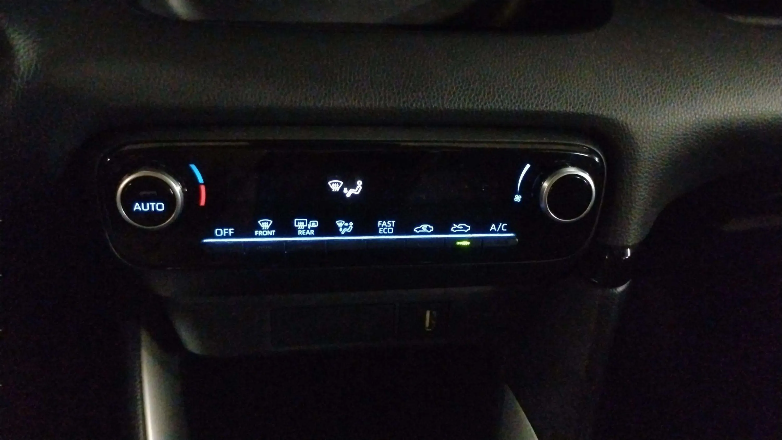 Toyota Yaris 1.5 120H Active Tech - foto 25