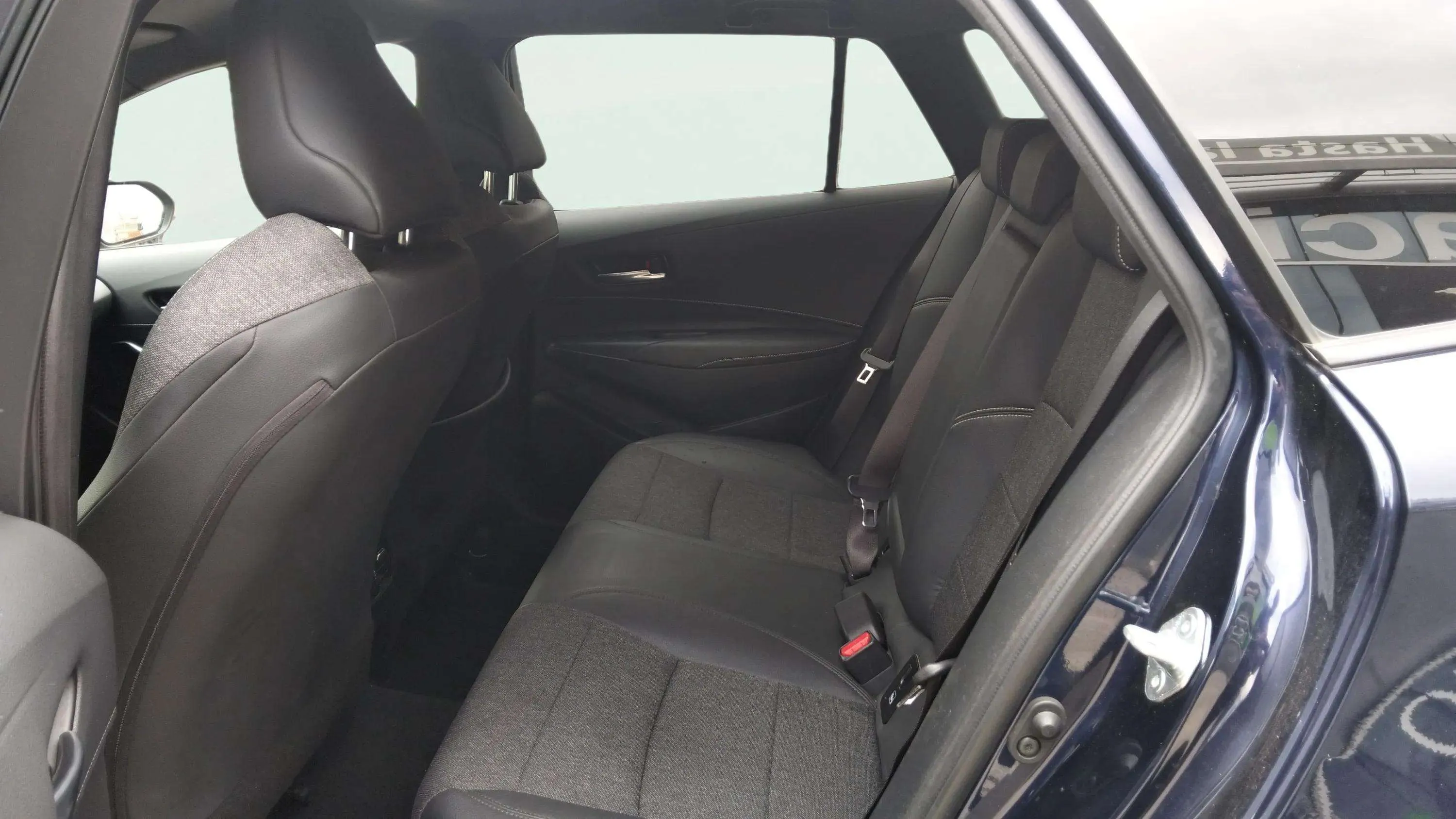 Toyota Corolla 1.8 125H Style E-CVT - foto 8