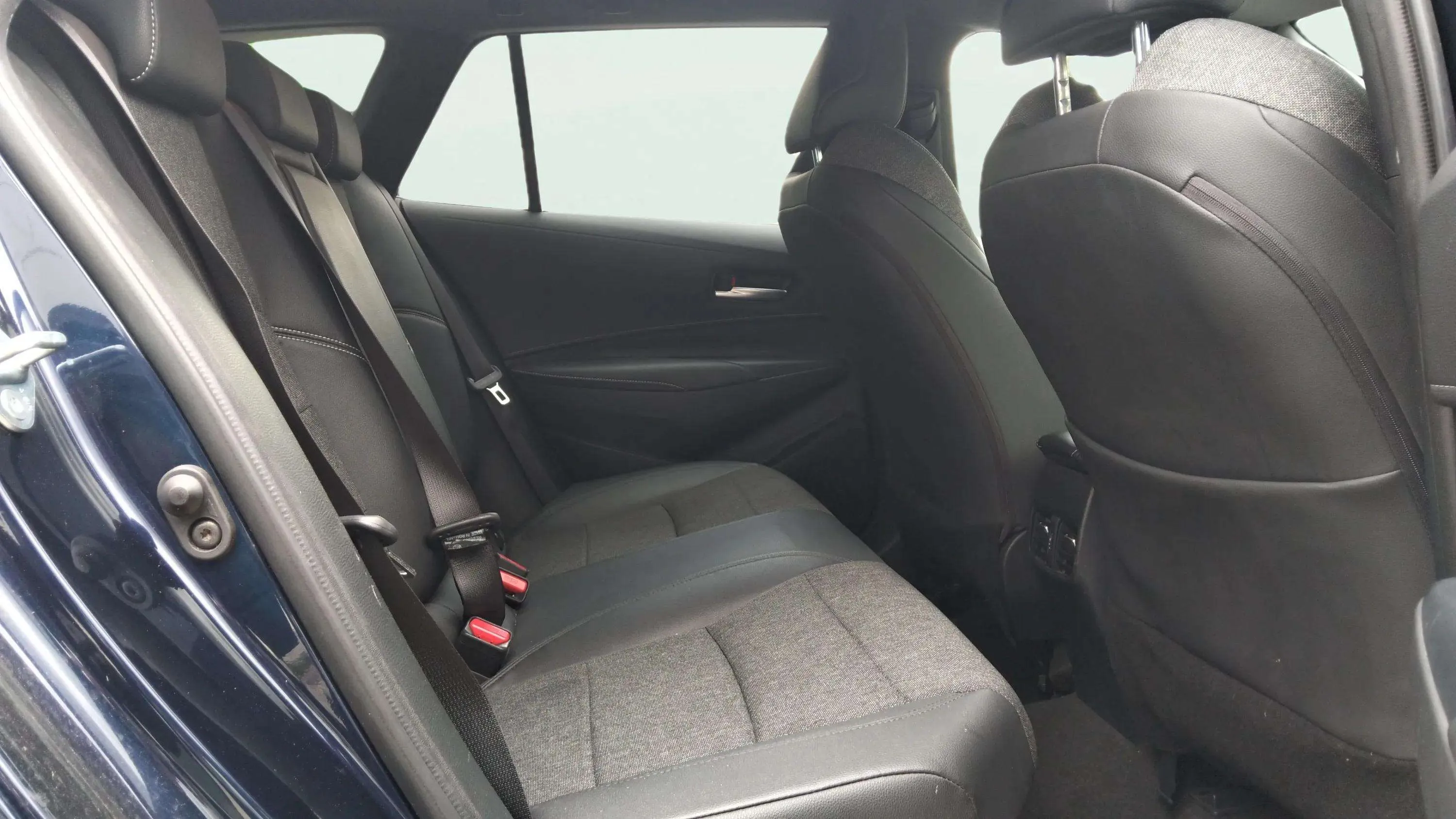Toyota Corolla 1.8 125H Style E-CVT - foto 10