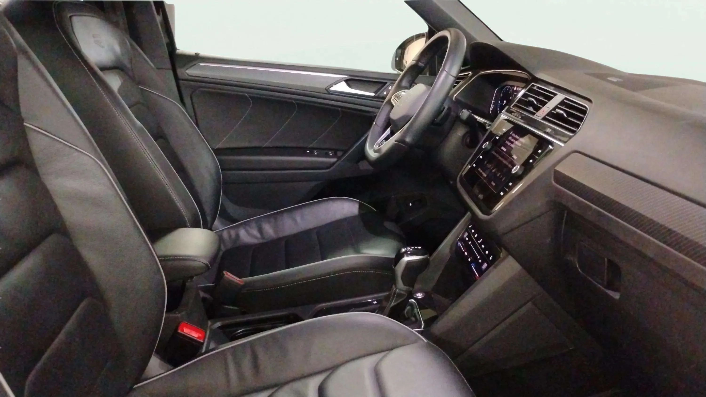 Volkswagen Tiguan R-Line 1.5 TSI DSG - foto 8