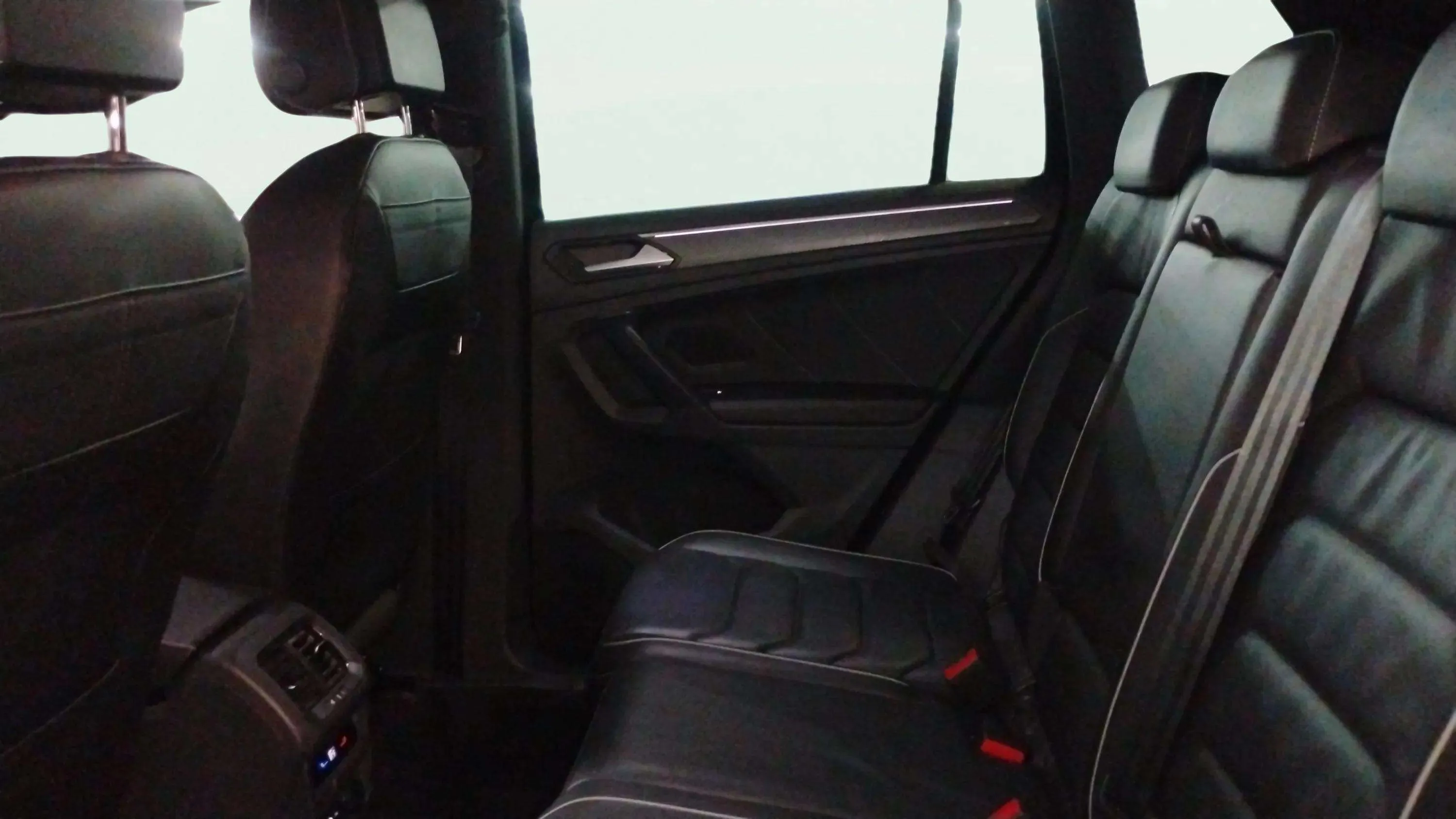 Volkswagen Tiguan R-Line 1.5 TSI DSG - foto 11