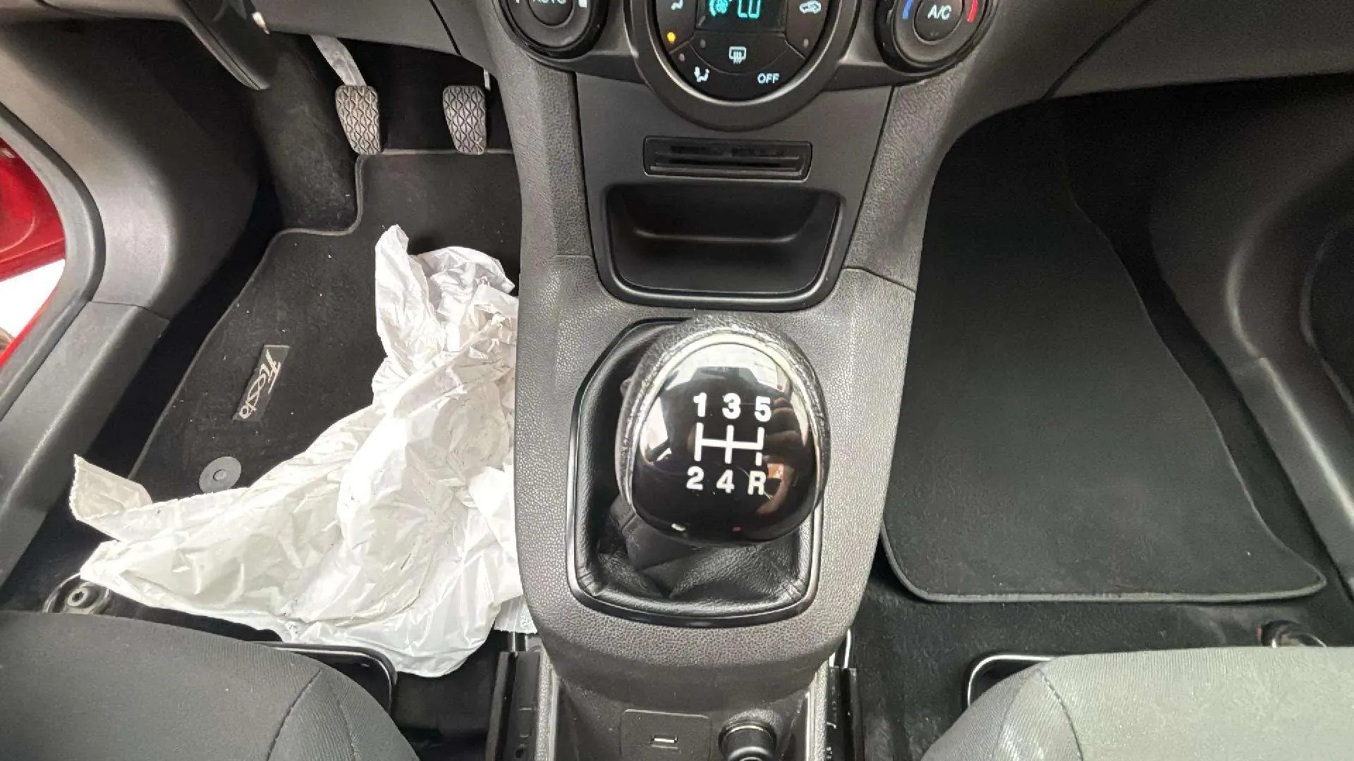 Ford Fiesta 1.5 TDCi Trend - foto 14
