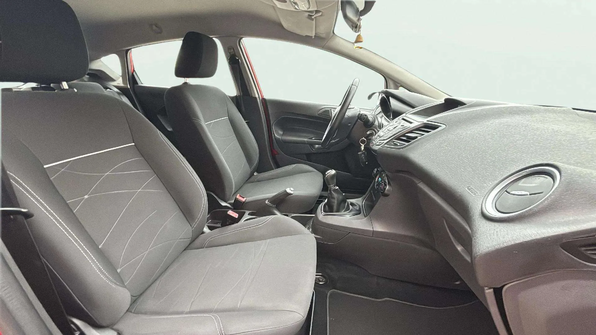 Ford Fiesta 1.5 TDCi Trend - foto 26