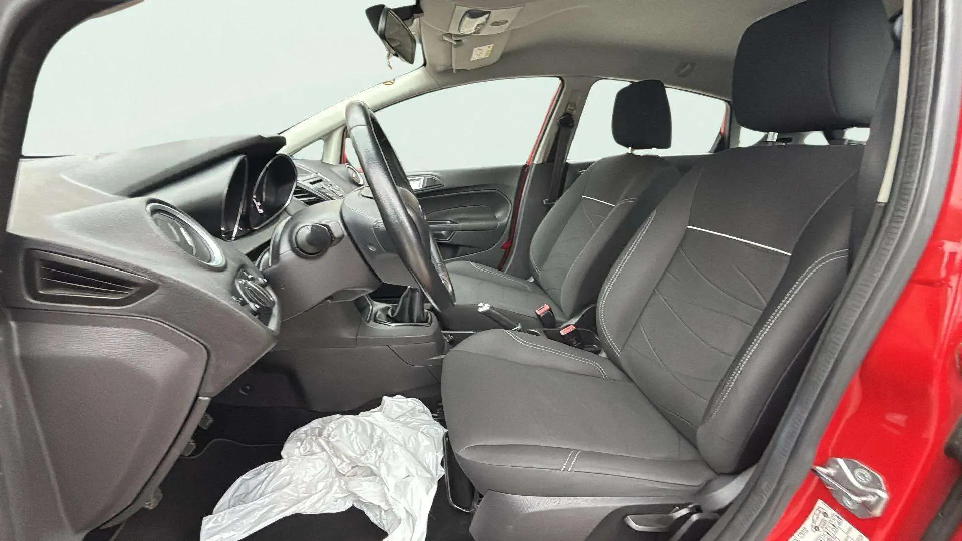 Ford Fiesta 1.5 TDCi Trend - foto 25