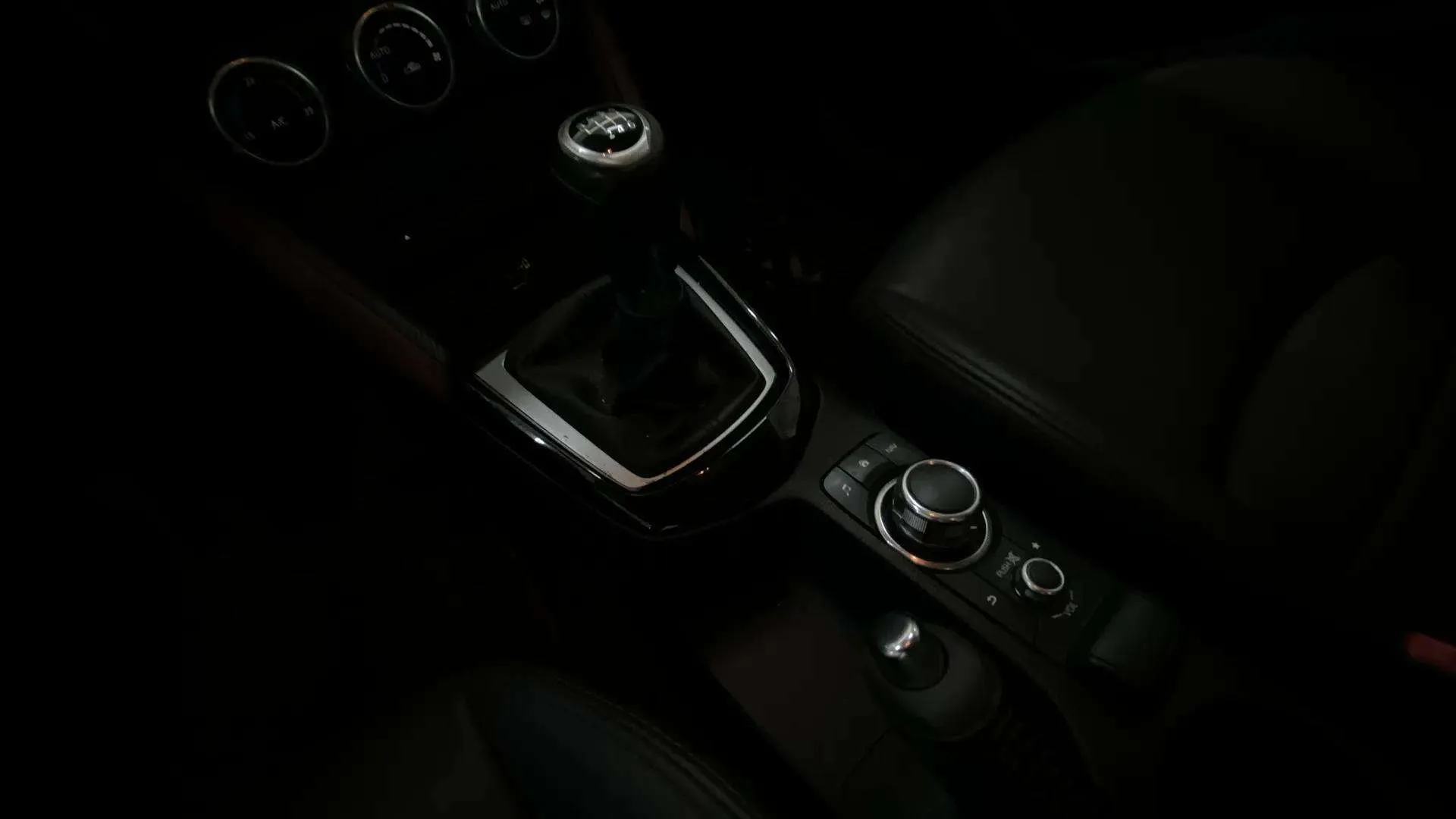 Mazda CX-3 2.0 Skyactiv GE Luxury 2WD - foto 11