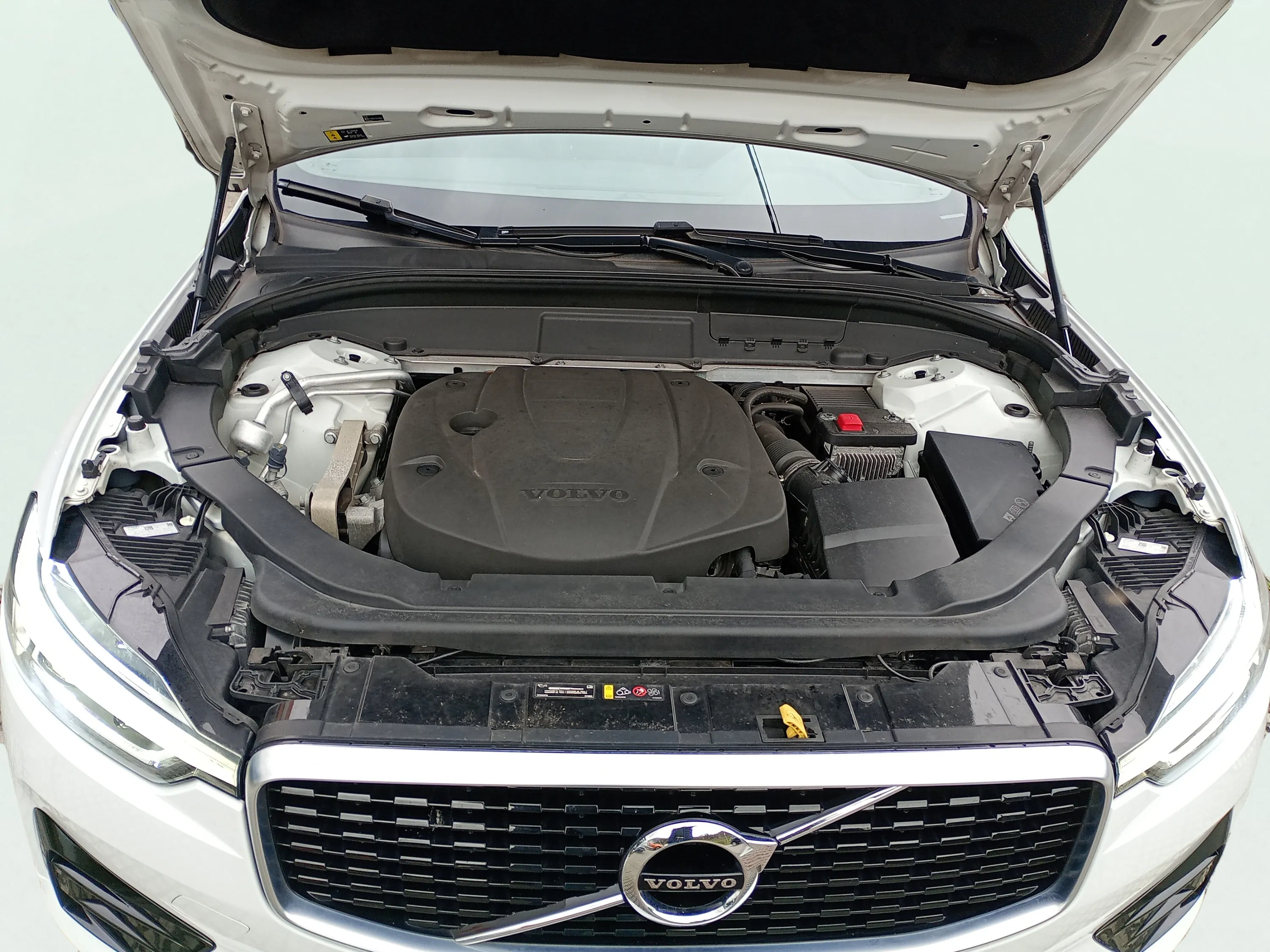 Volvo XC60 2.0 D3 R-Design - foto 23
