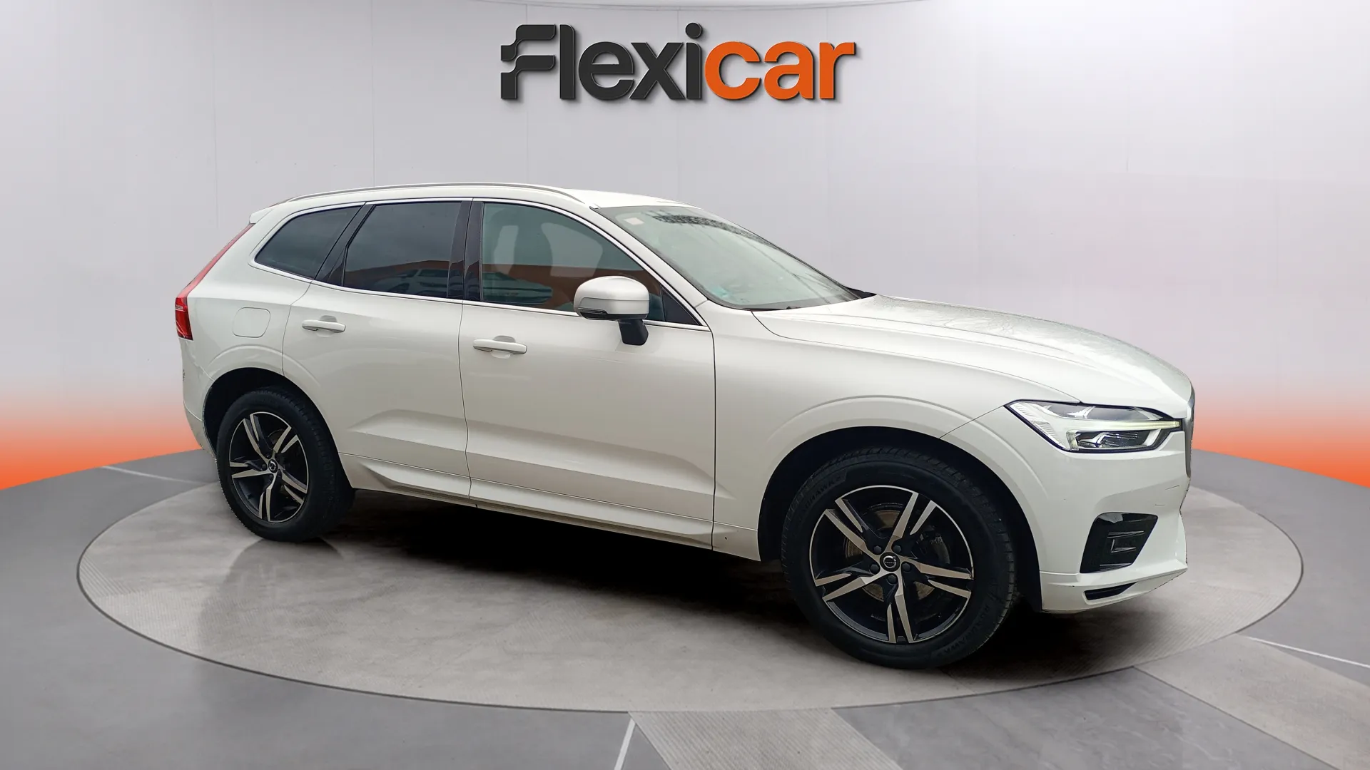 Volvo XC60 2.0 D3 R-Design - foto 2
