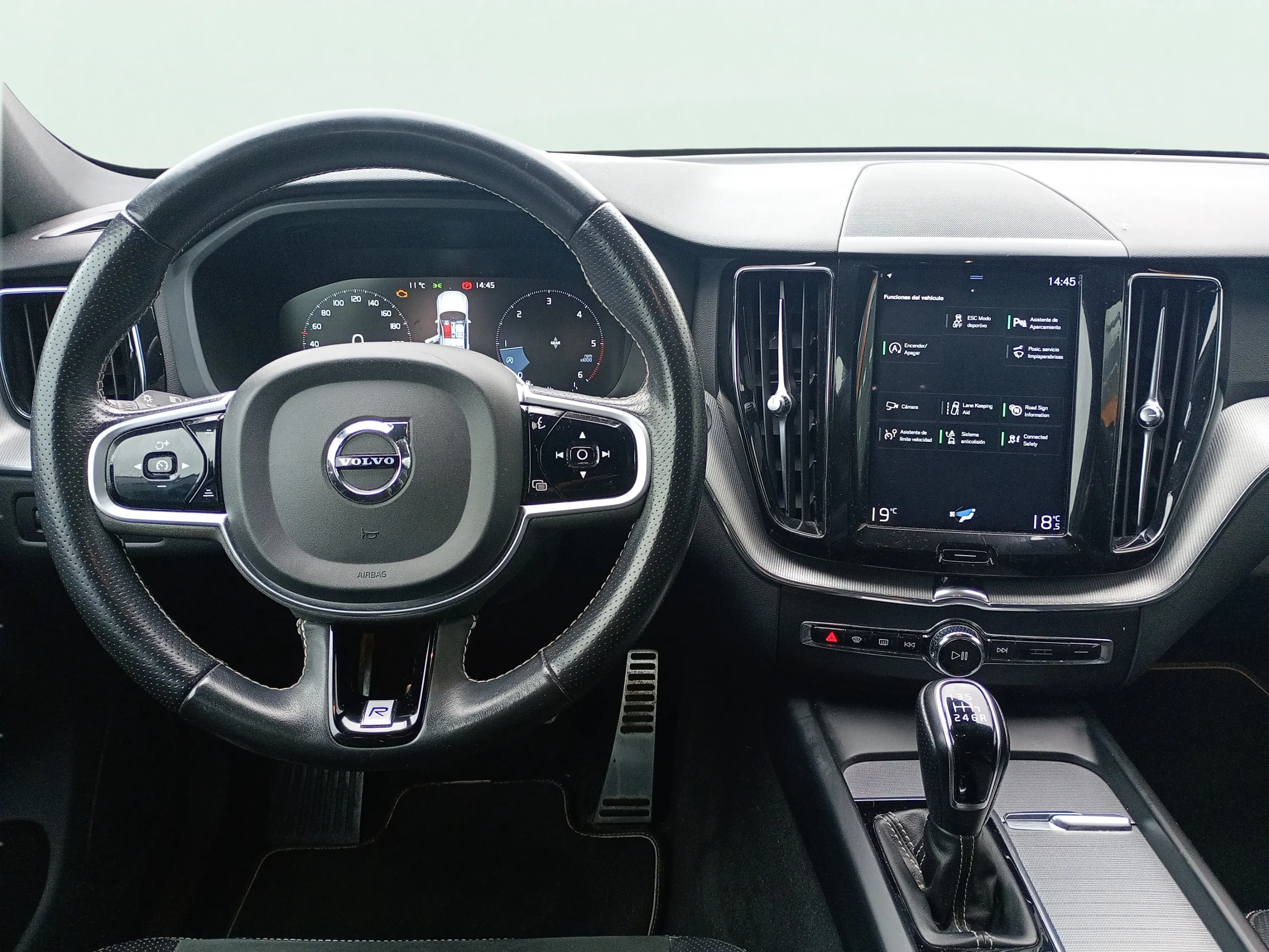 Volvo XC60 2.0 D3 R-Design - foto 9