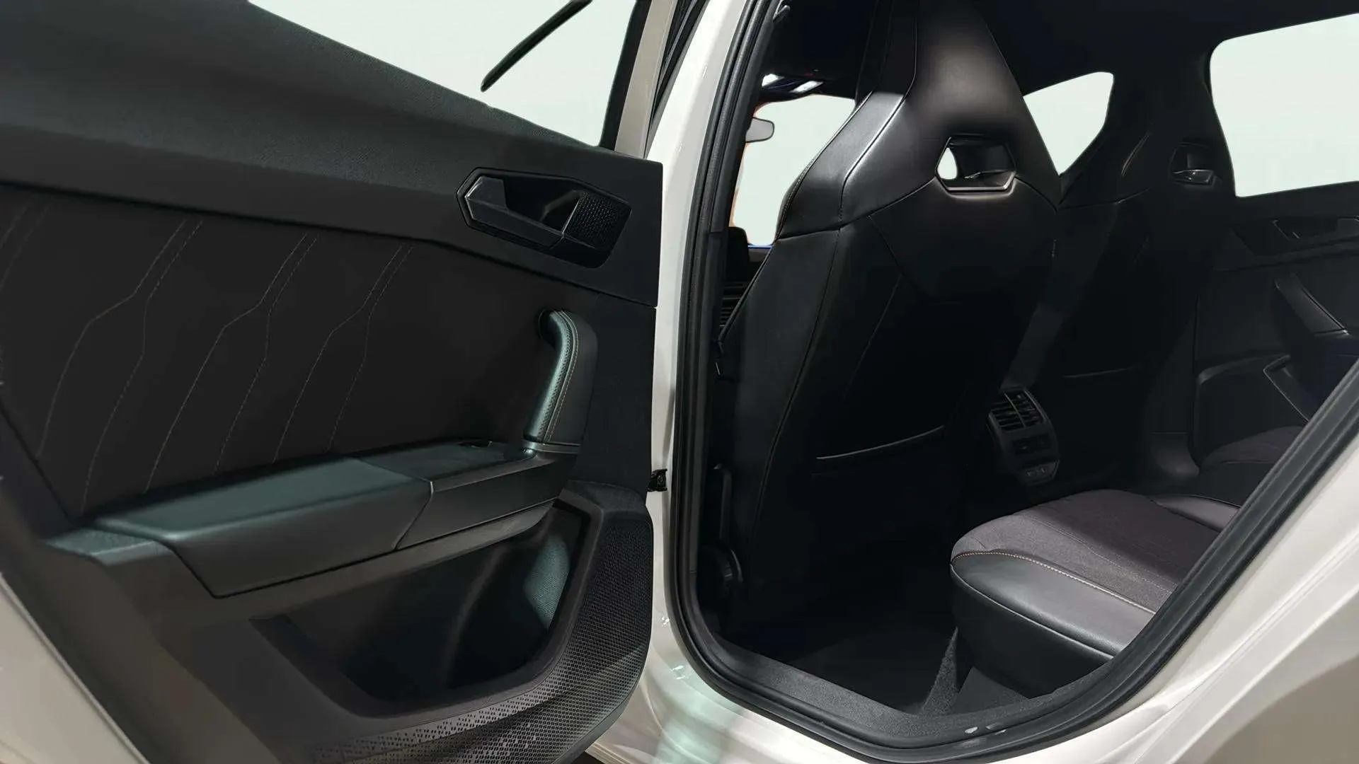 Cupra León 2.0 TSI DSG - foto 22