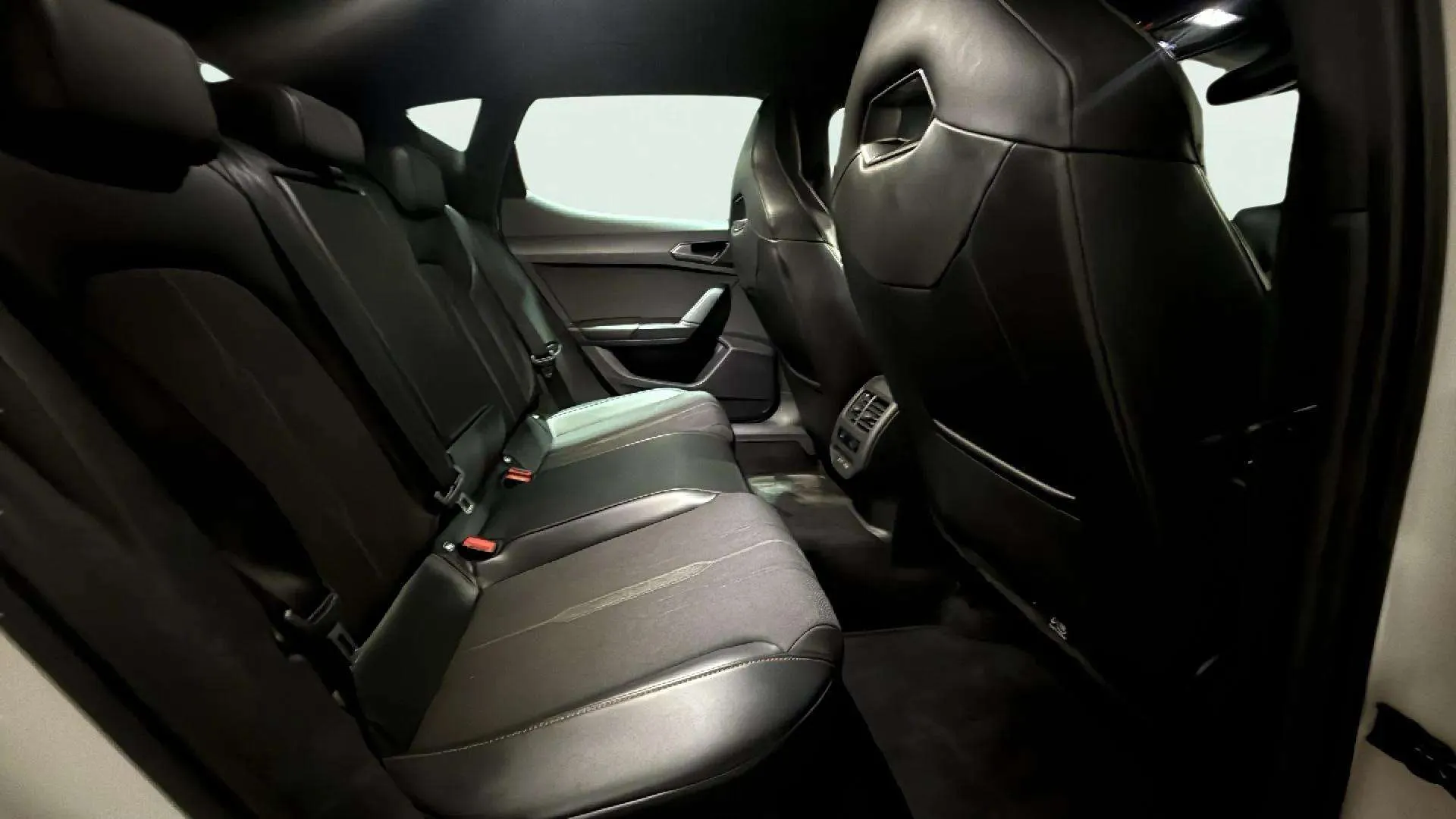 Cupra León 2.0 TSI DSG - foto 25