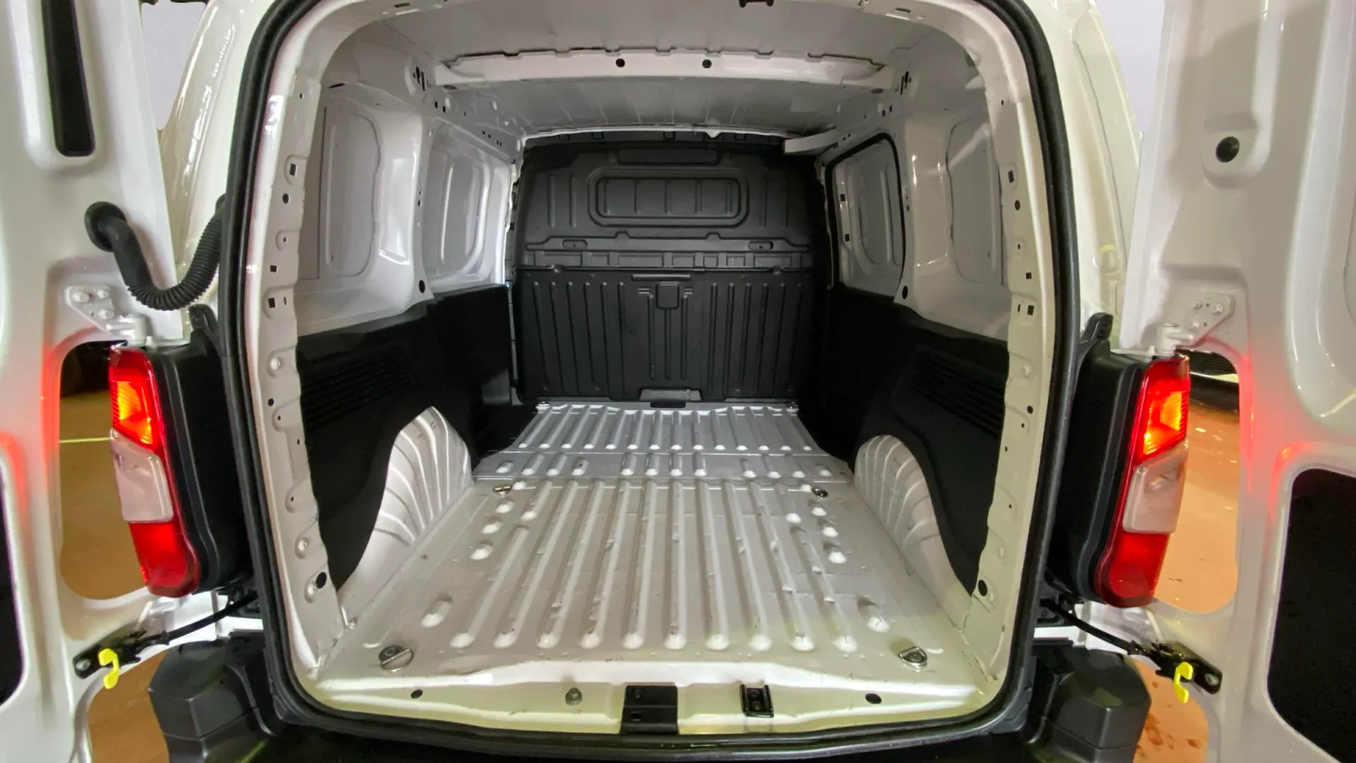 Opel Combo 1.5 TD Edition L - foto 18