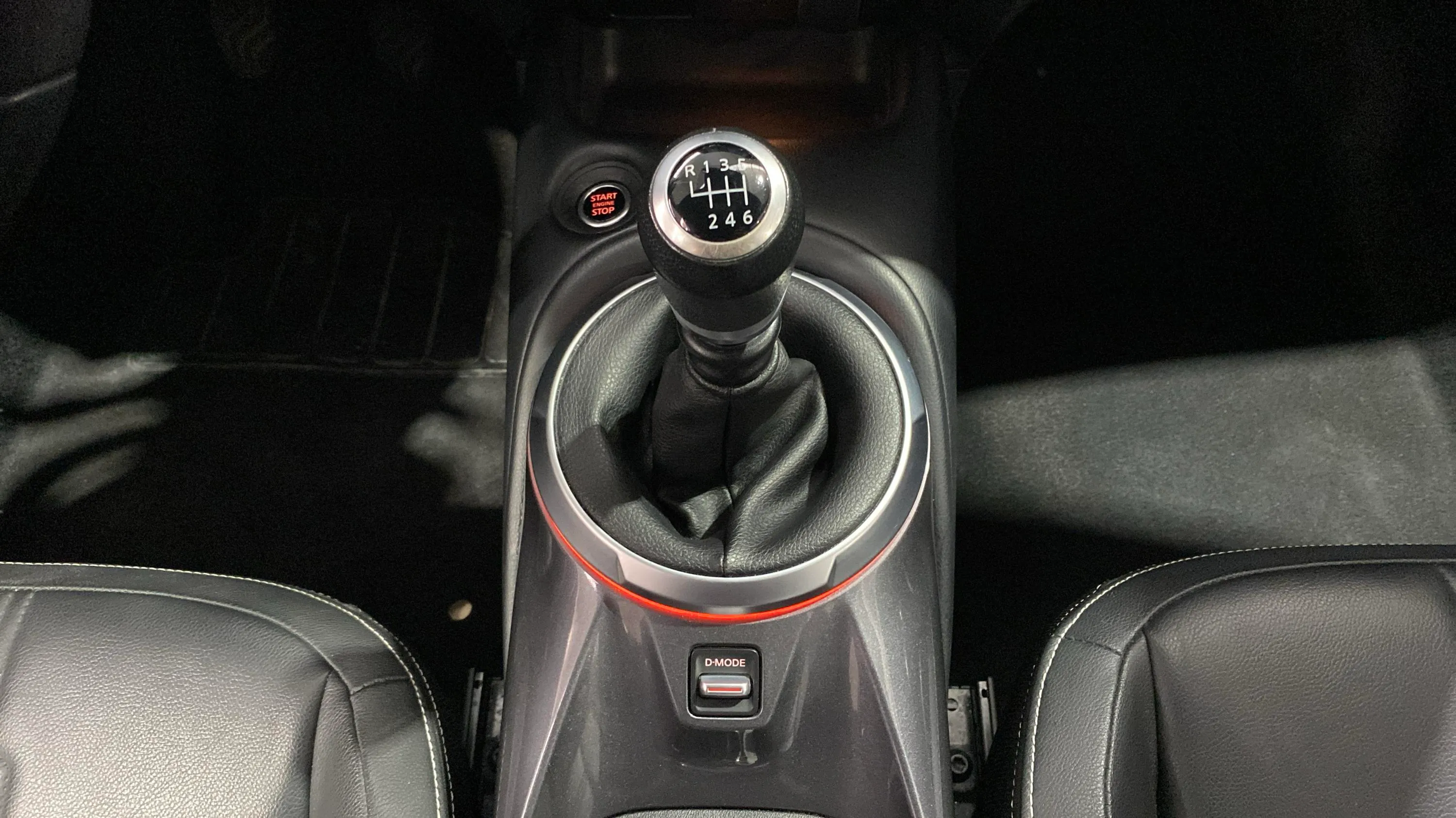 Nissan Juke DIG-T Tekna - foto 28