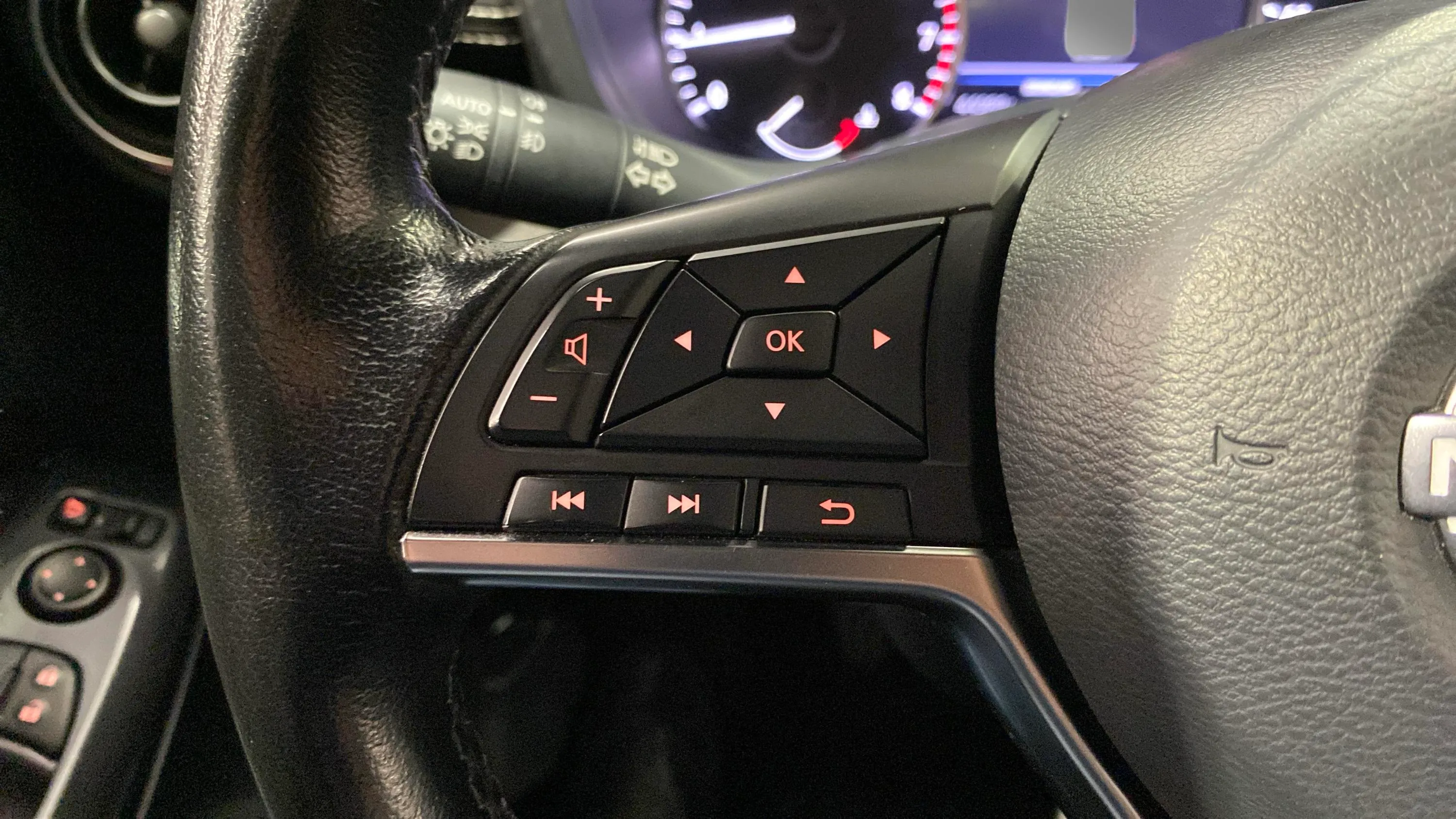 Nissan Juke DIG-T Tekna - foto 19