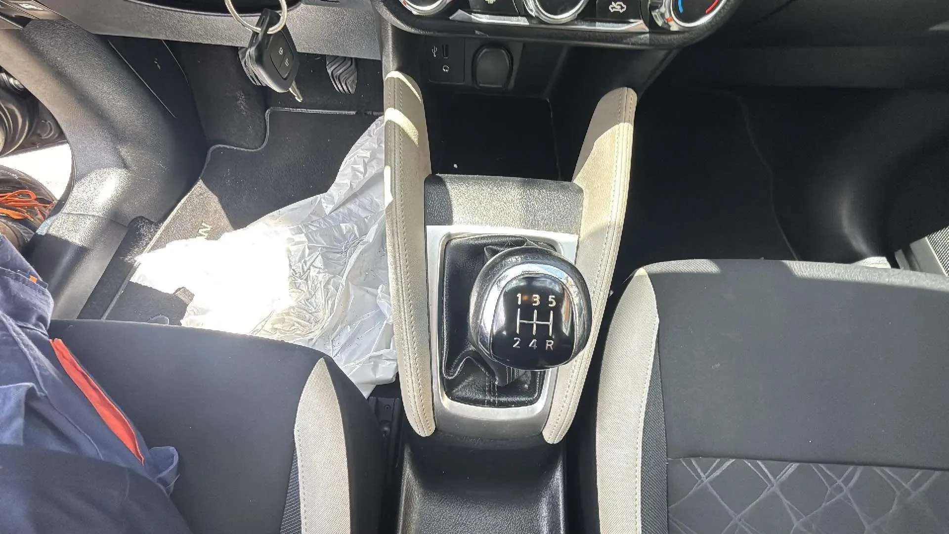Nissan Micra IG-T Red Soul - foto 17