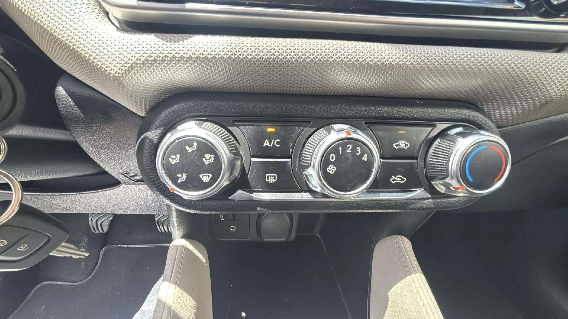 Nissan Micra IG-T Red Soul - foto 15