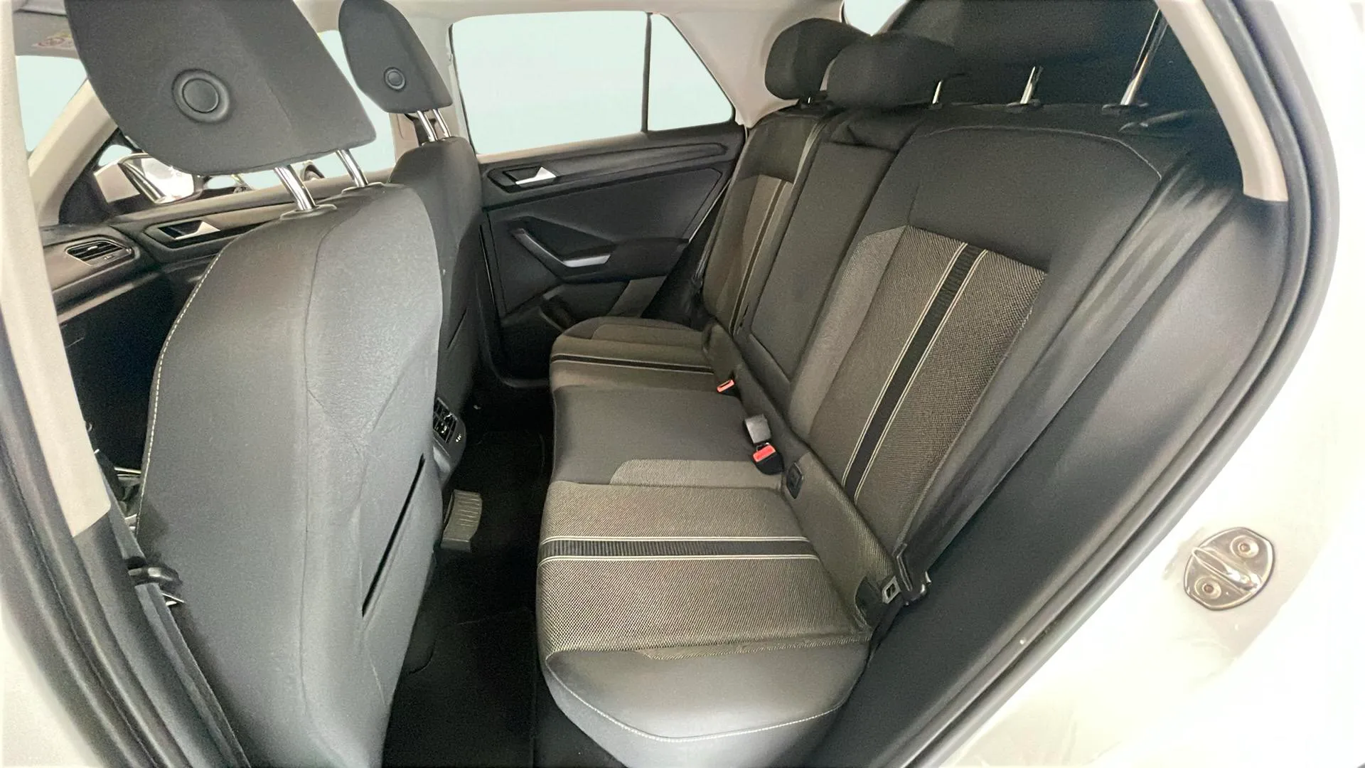 Volkswagen T-Roc Advance 1.5 TSI - foto 12