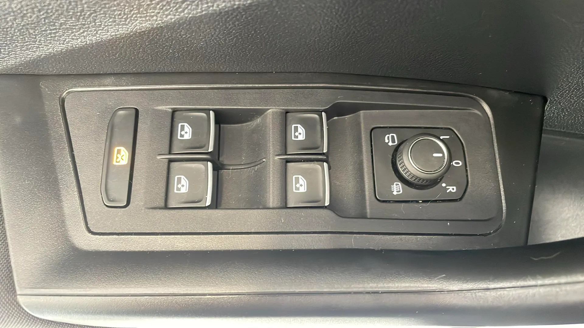 Volkswagen T-Roc Advance 1.5 TSI - foto 30