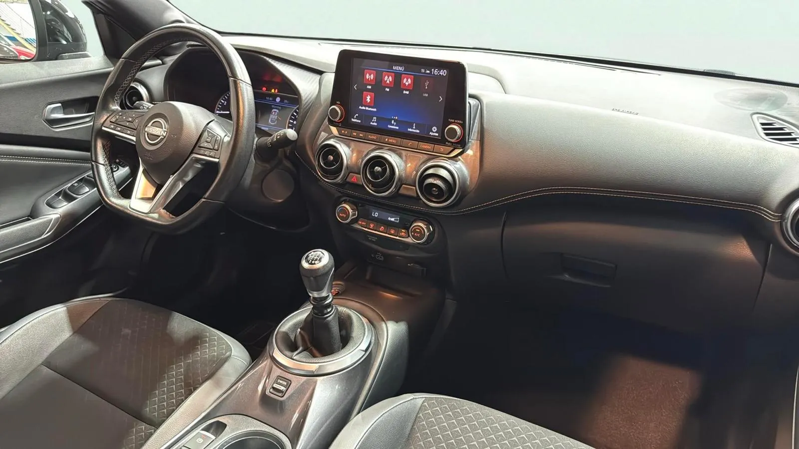 Nissan Juke DIG-T 6M/T Acenta - foto 21