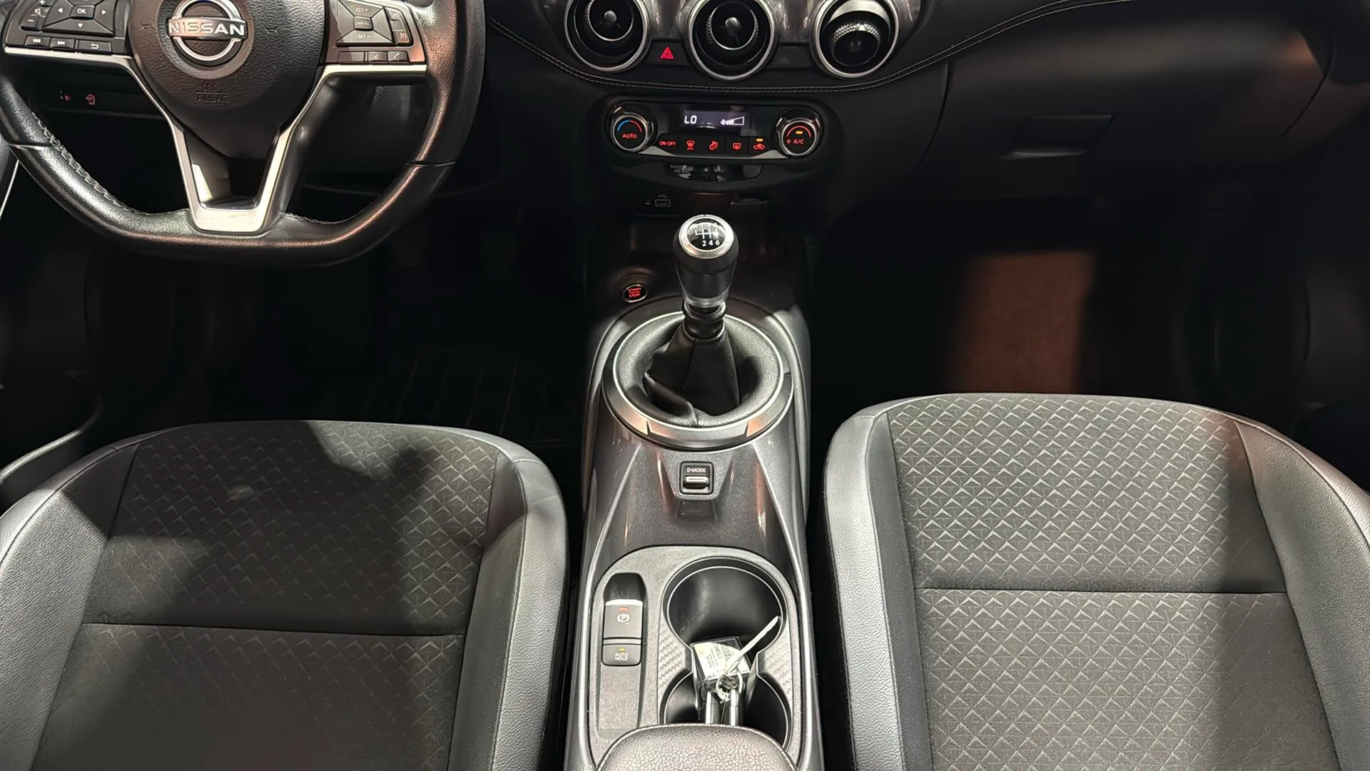 Nissan Juke DIG-T 6M/T Acenta - foto 17