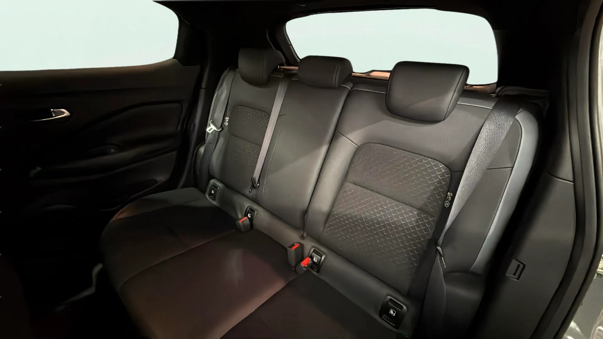 Nissan Juke DIG-T 6M/T Acenta - foto 11