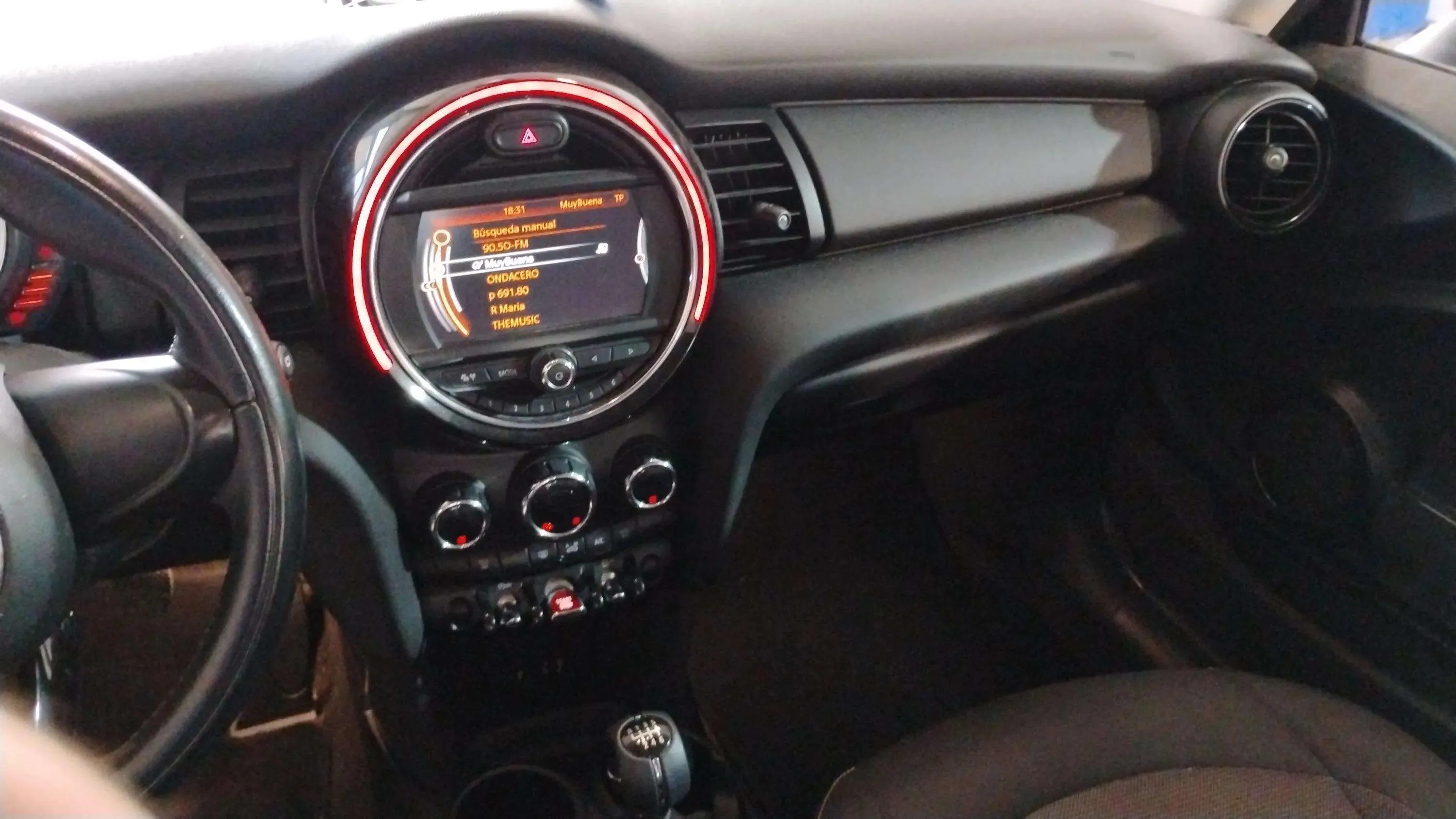 MINI Cooper One D - foto 10