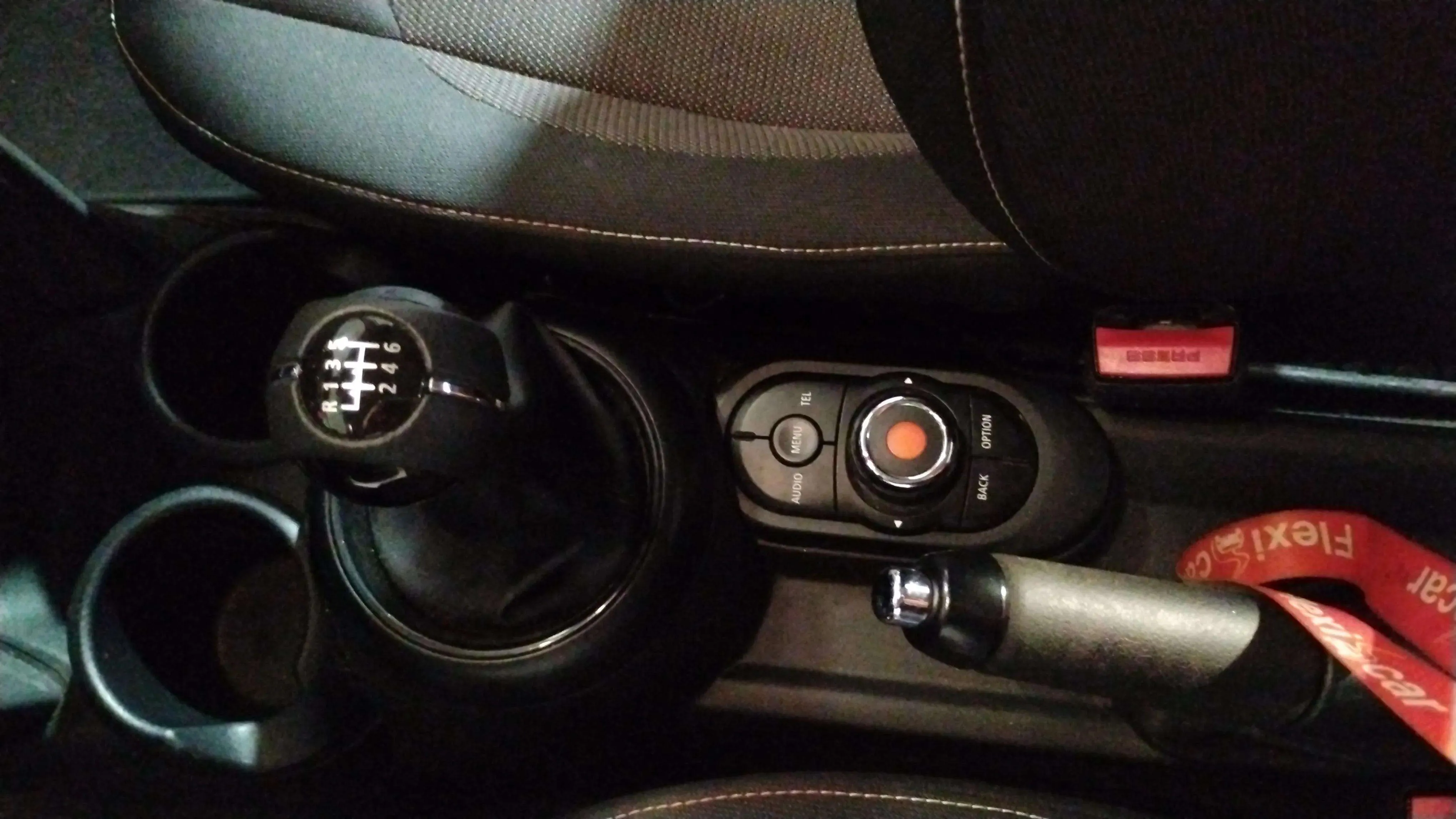 MINI Cooper One D - foto 13