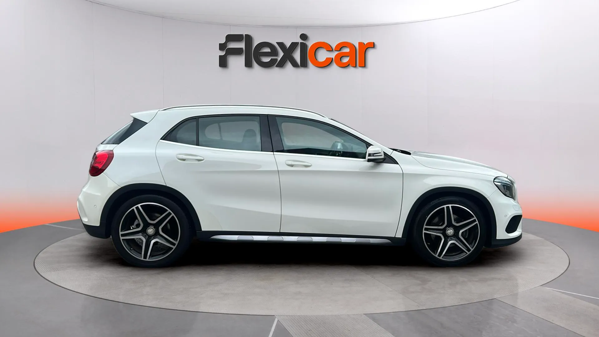 Mercedes-Benz GLA 220 d 4MATIC AMG Line - foto 4