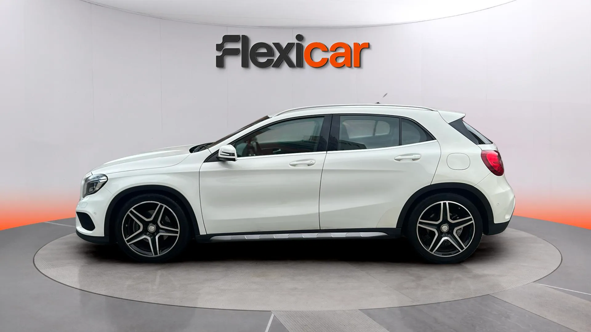 Mercedes-Benz GLA 220 d 4MATIC AMG Line - foto 3